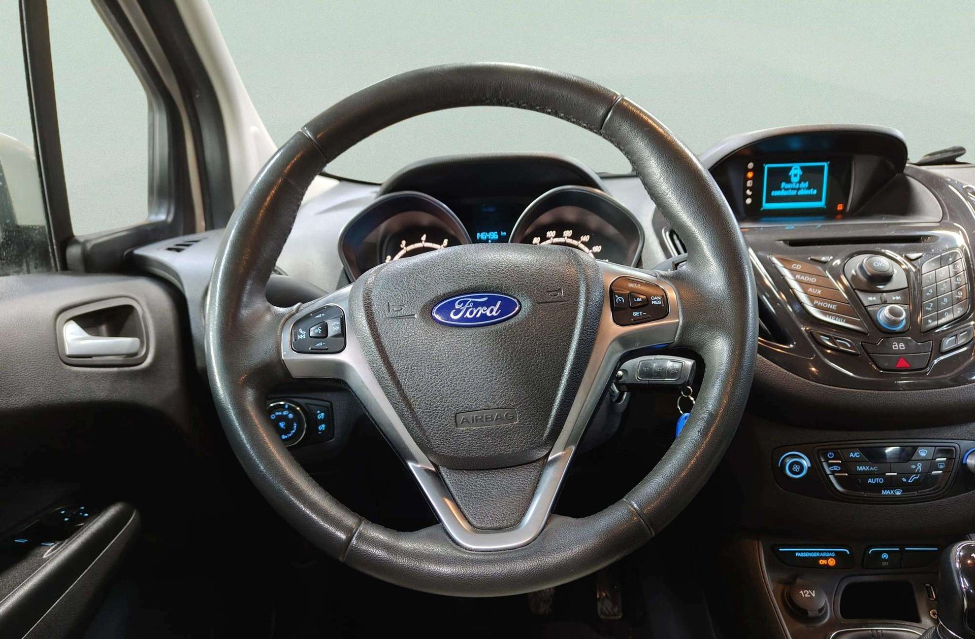 Ford Tourneo Courier 1.0 EcoBoost Titanium - foto 20