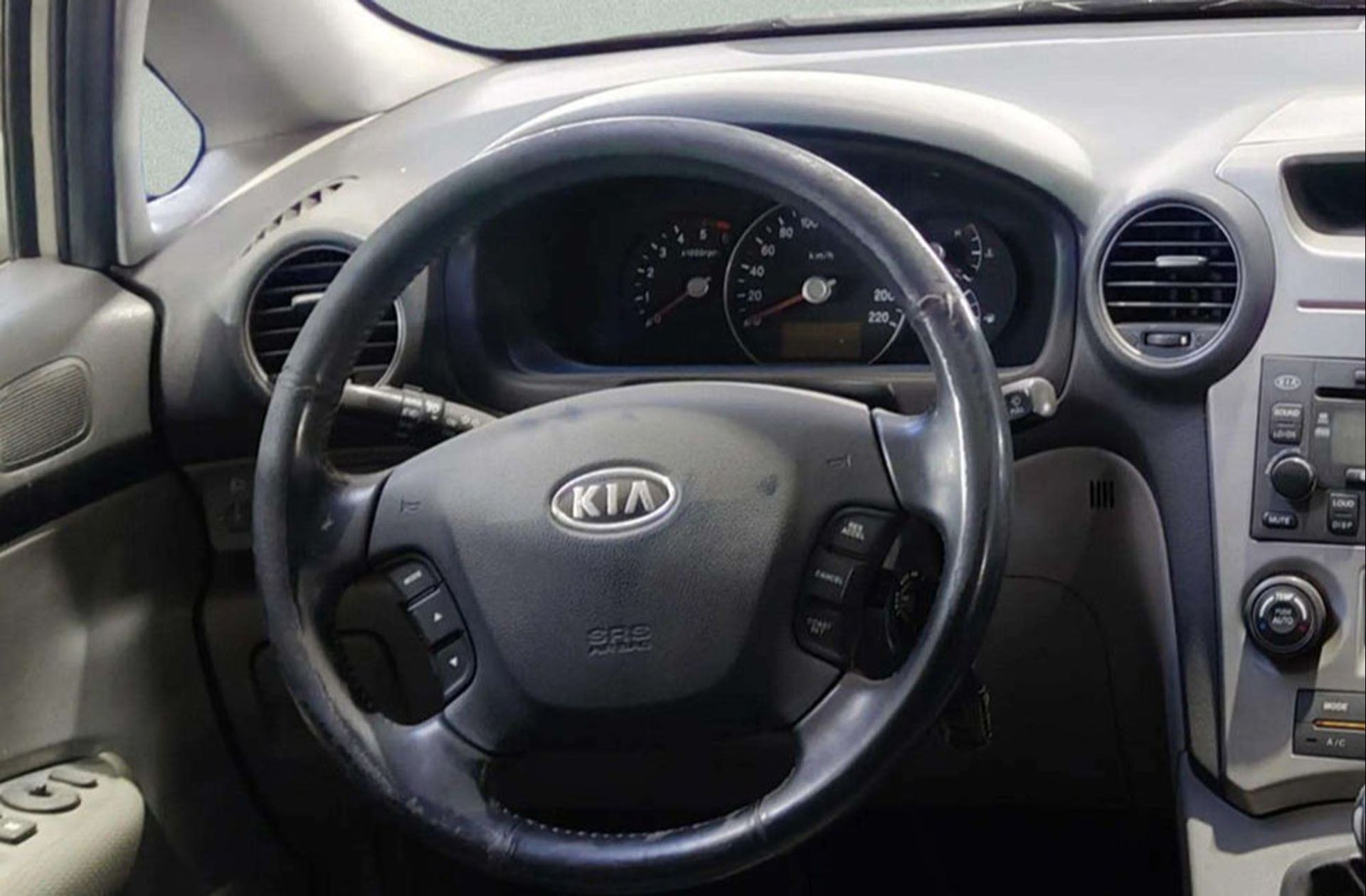 Kia Carens 2.0 CRDi VGT Emotion - foto 16