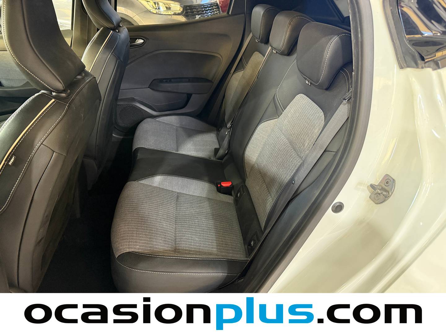 Foto asientos traseros Renault Clio Renault Clio Techno E-Tech full Híbrido (143 CV)