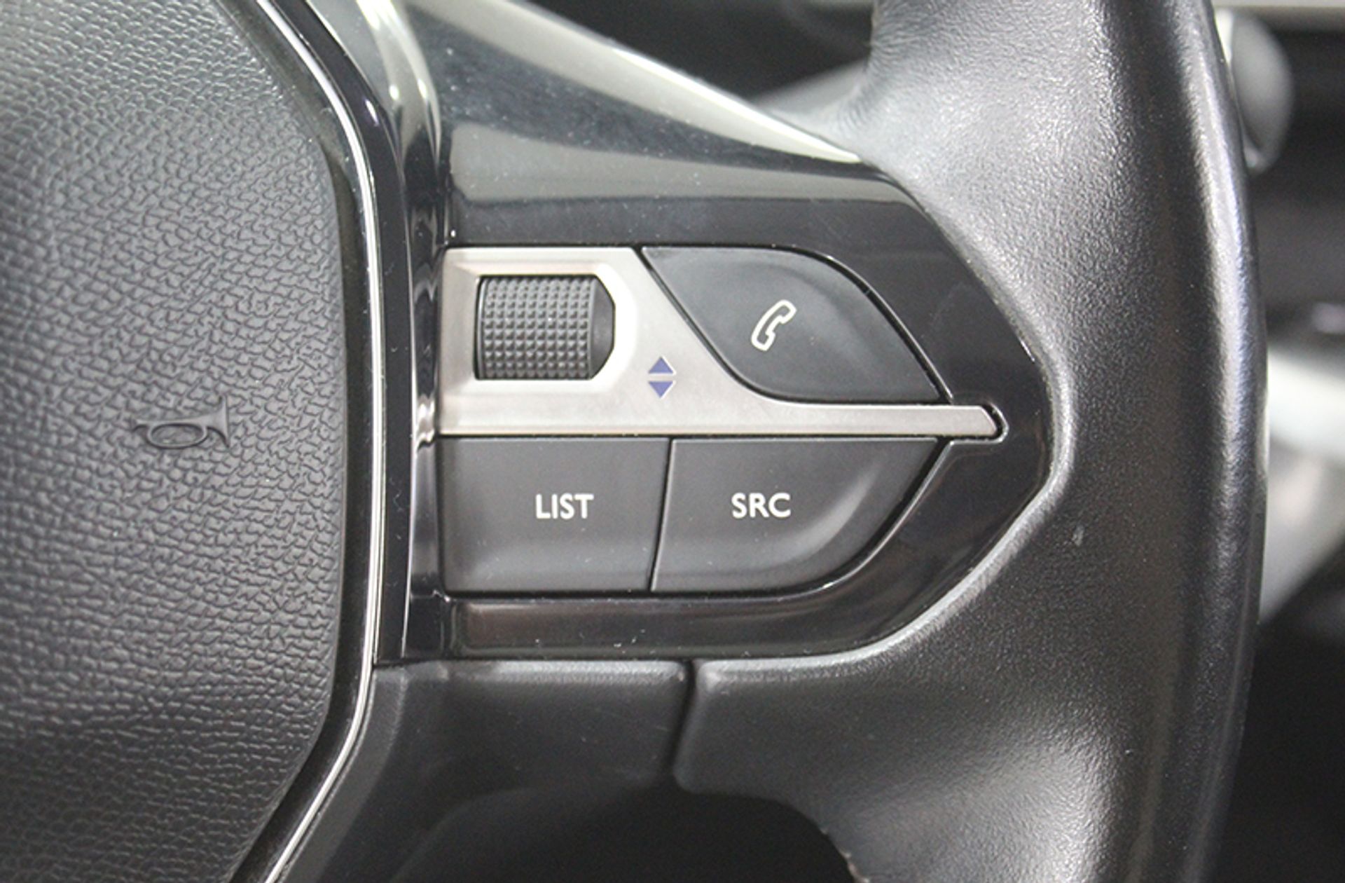 Peugeot 3008 BlueHDi 130 Allure - foto 27