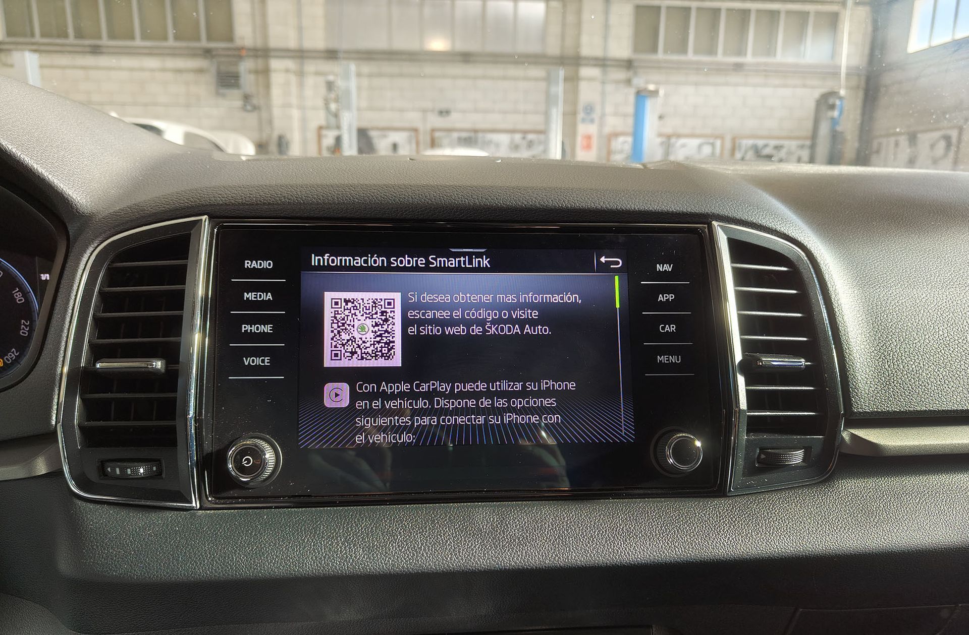 Škoda Karoq 2.0 TDI Ambition 4x4 DSG - foto 9