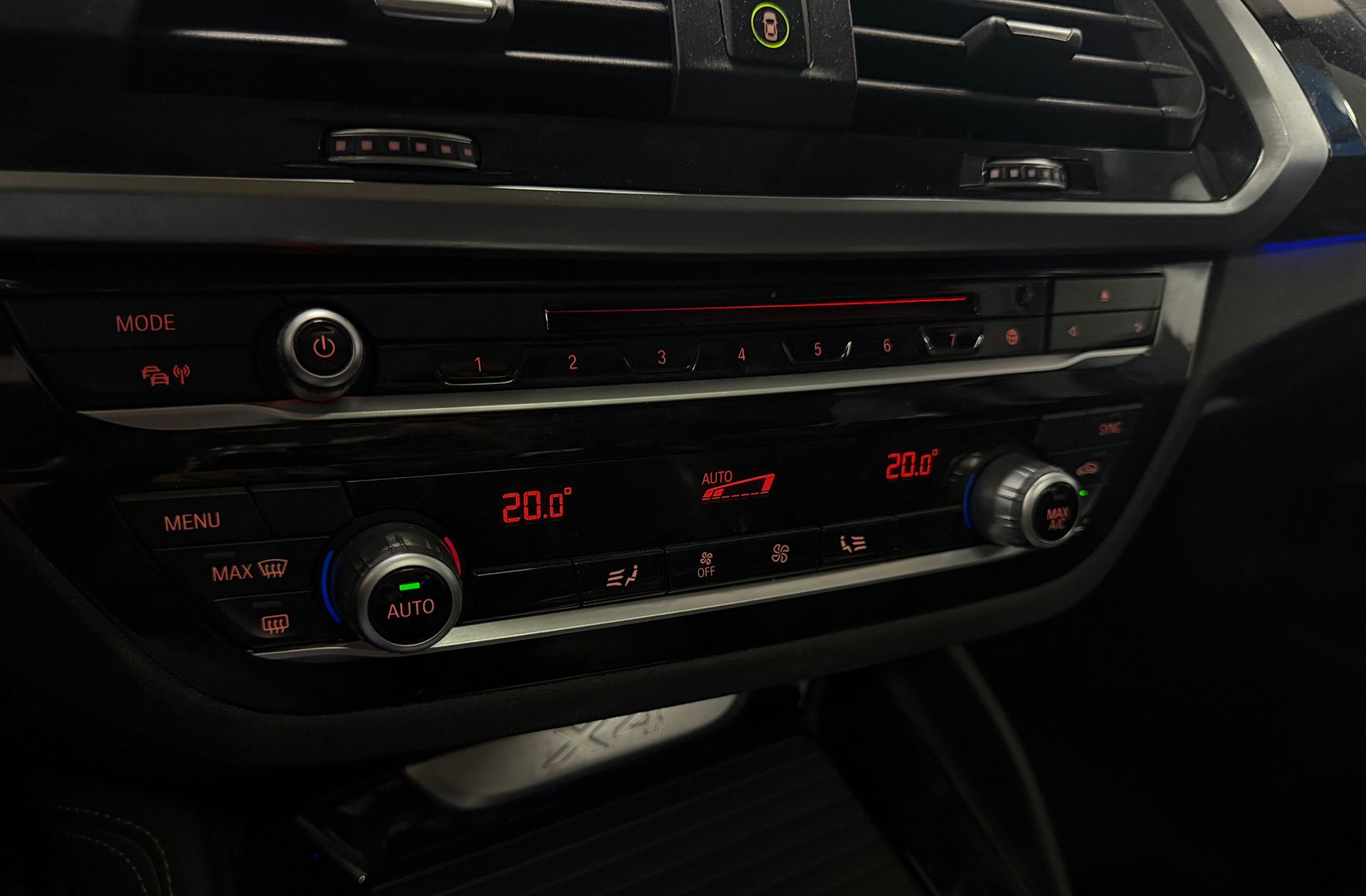BMW X4 xDrive20d - foto 36
