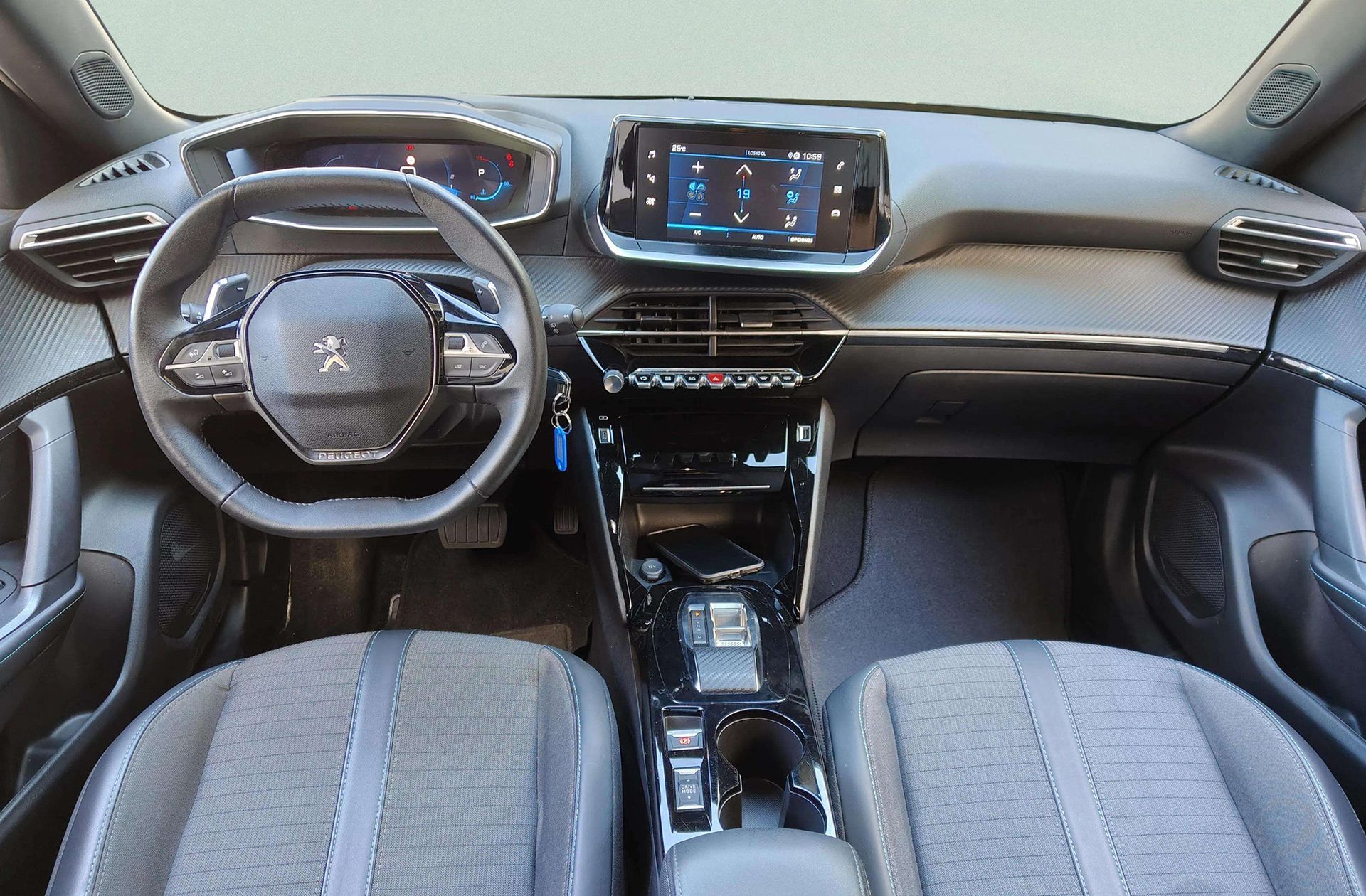 Peugeot 2008 PureTech 130 Allure Pack EAT8 - foto 7