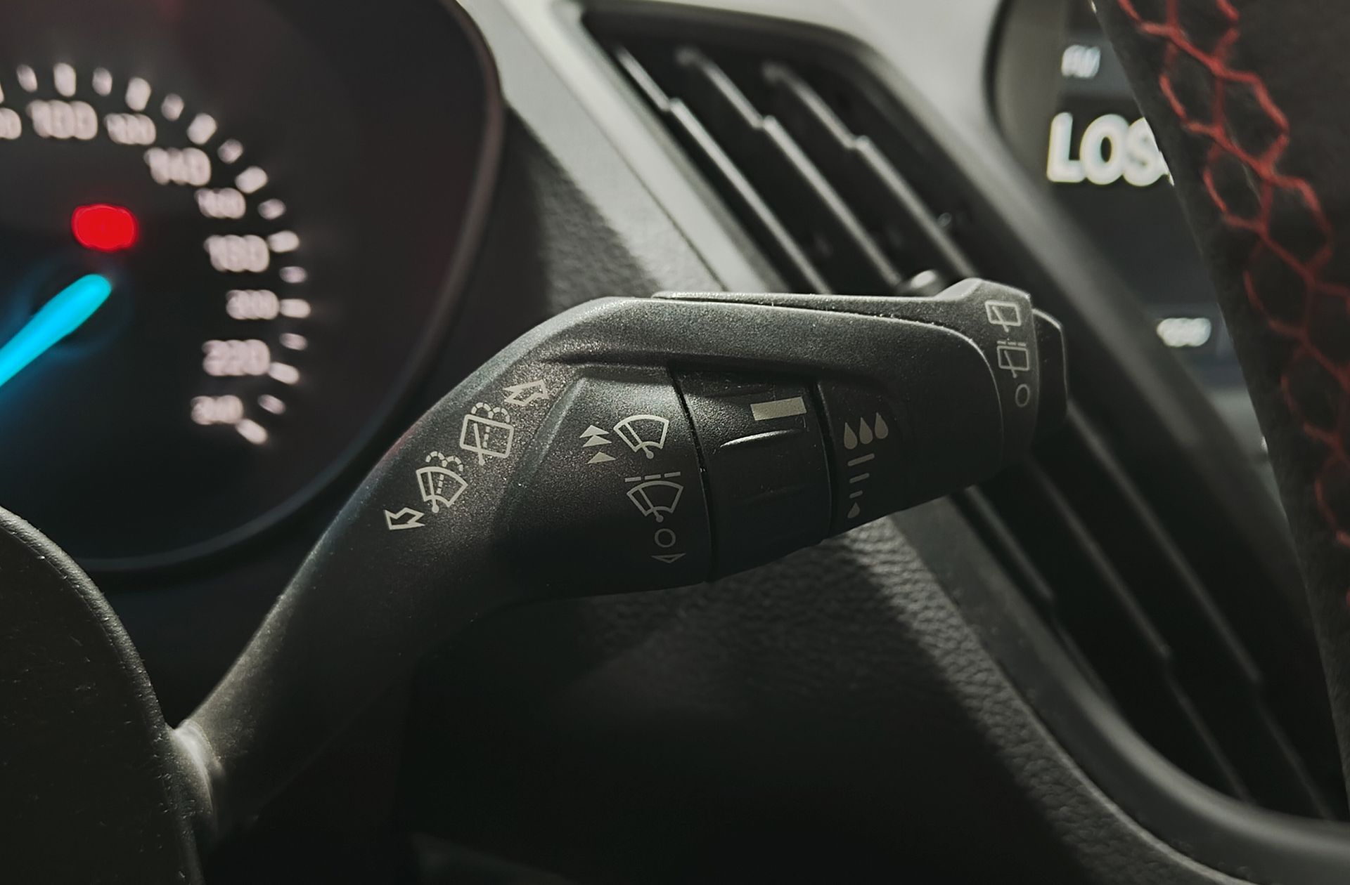 Ford Kuga 1.5 EcoBoost ST-Line 4x2 - foto 28
