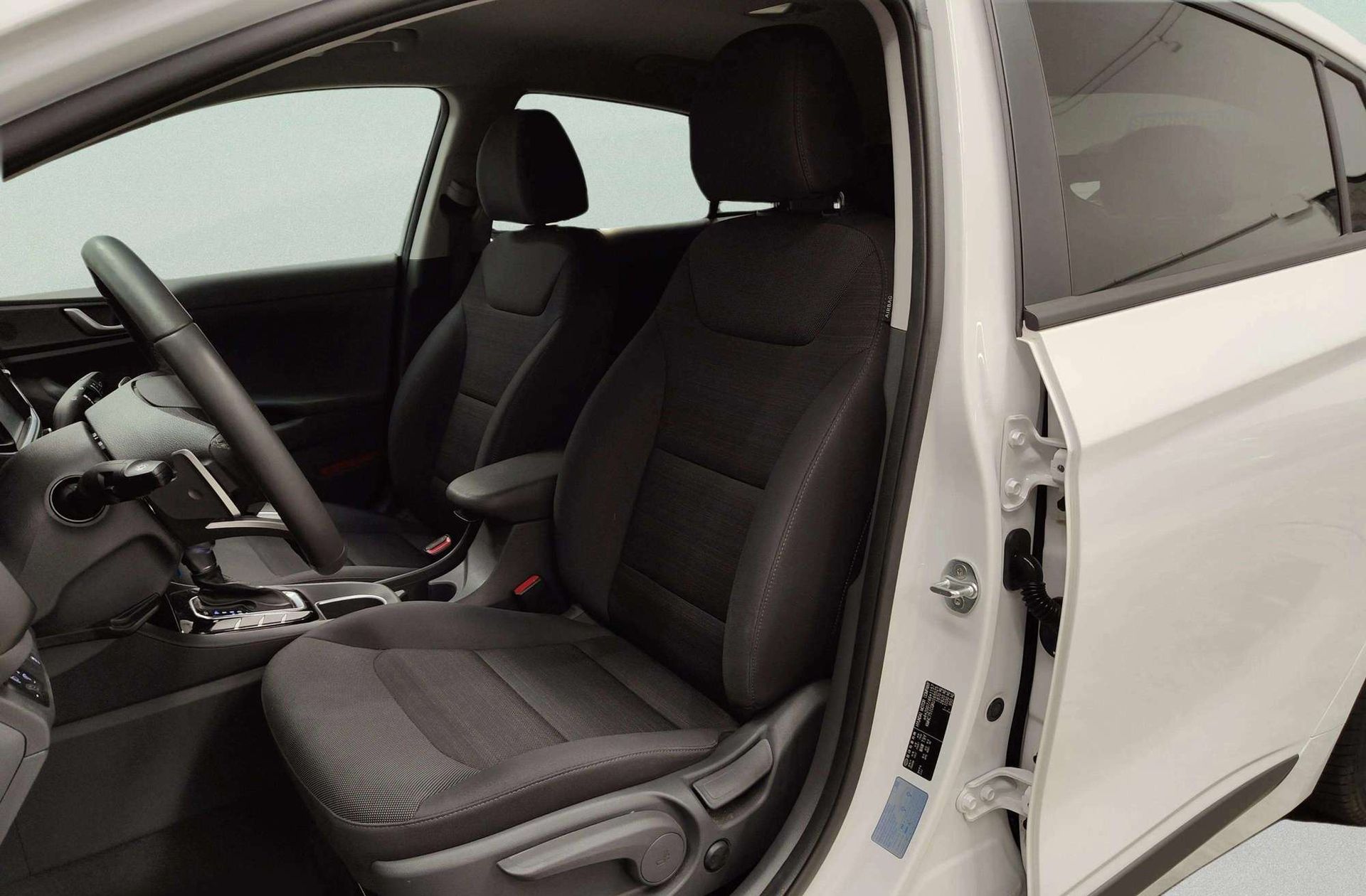 Hyundai Ioniq 1.6 GDI HEV Klass DT - foto 11