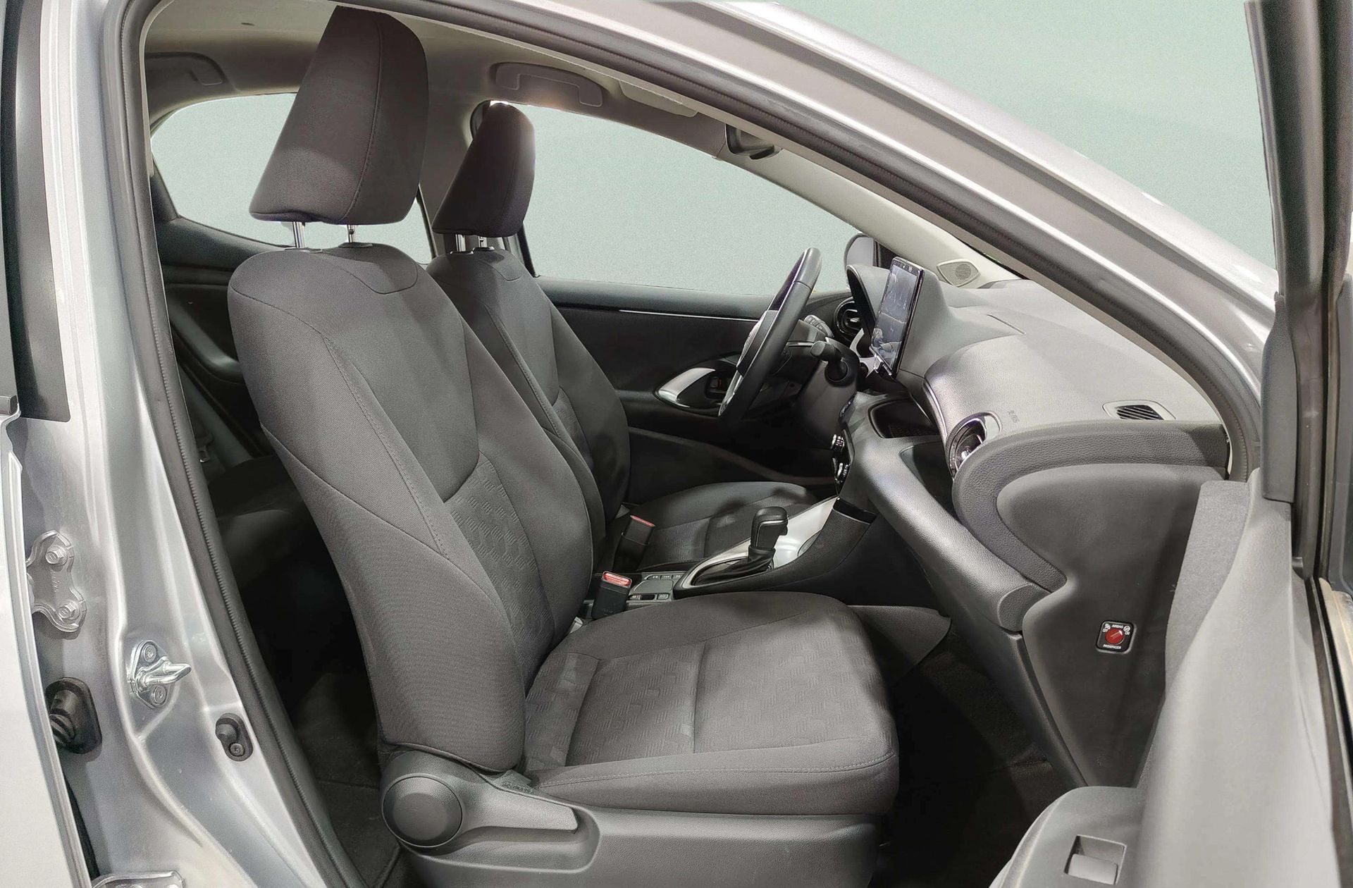Toyota Yaris 120H Active Plus - foto 17