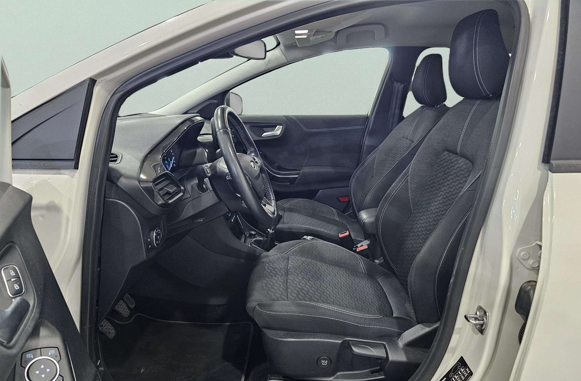 Ford Puma 1.0 EcoBoost Titanium - foto 10