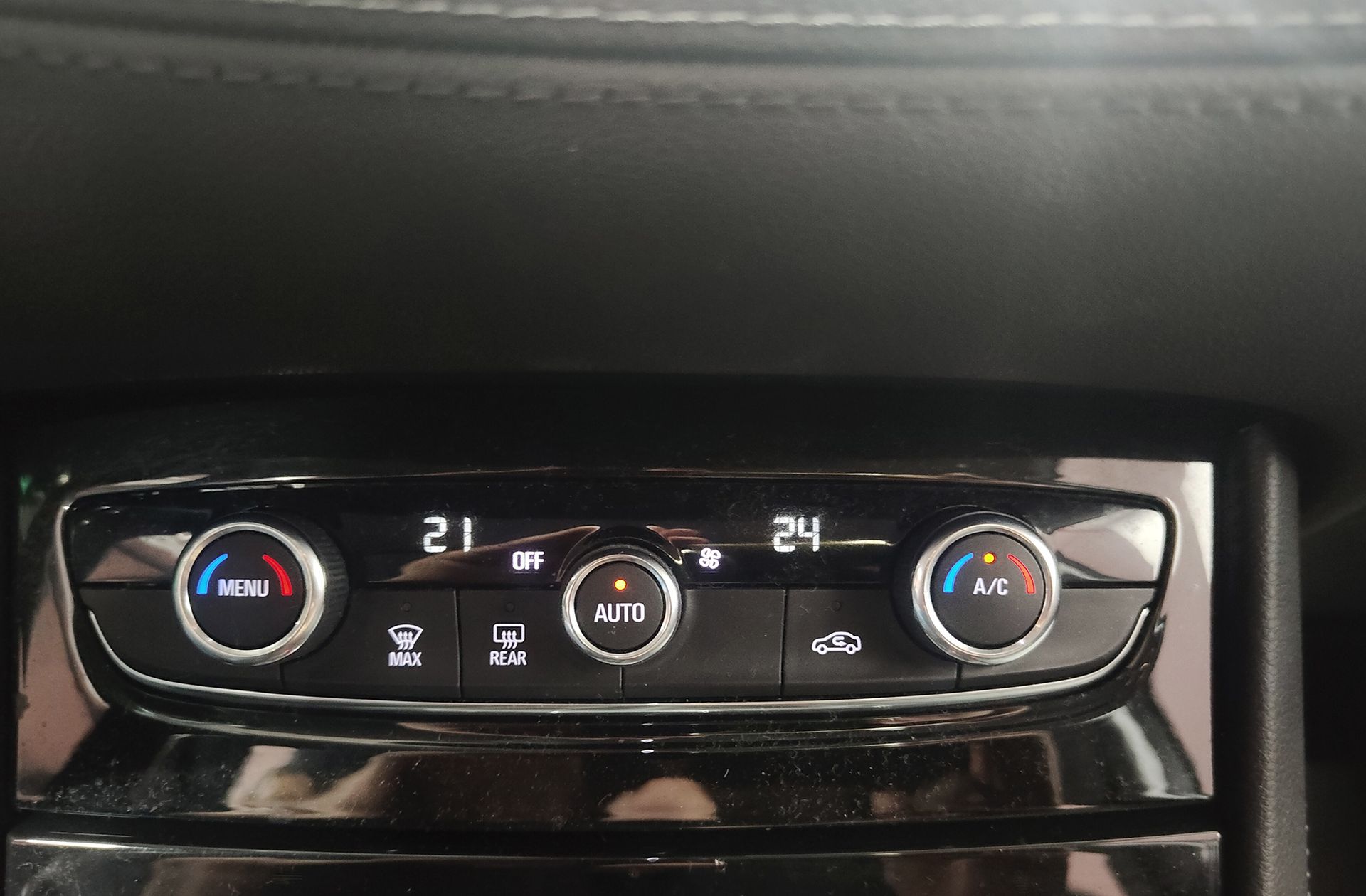 Opel Grandland 1.2 Turbo Edition - foto 30