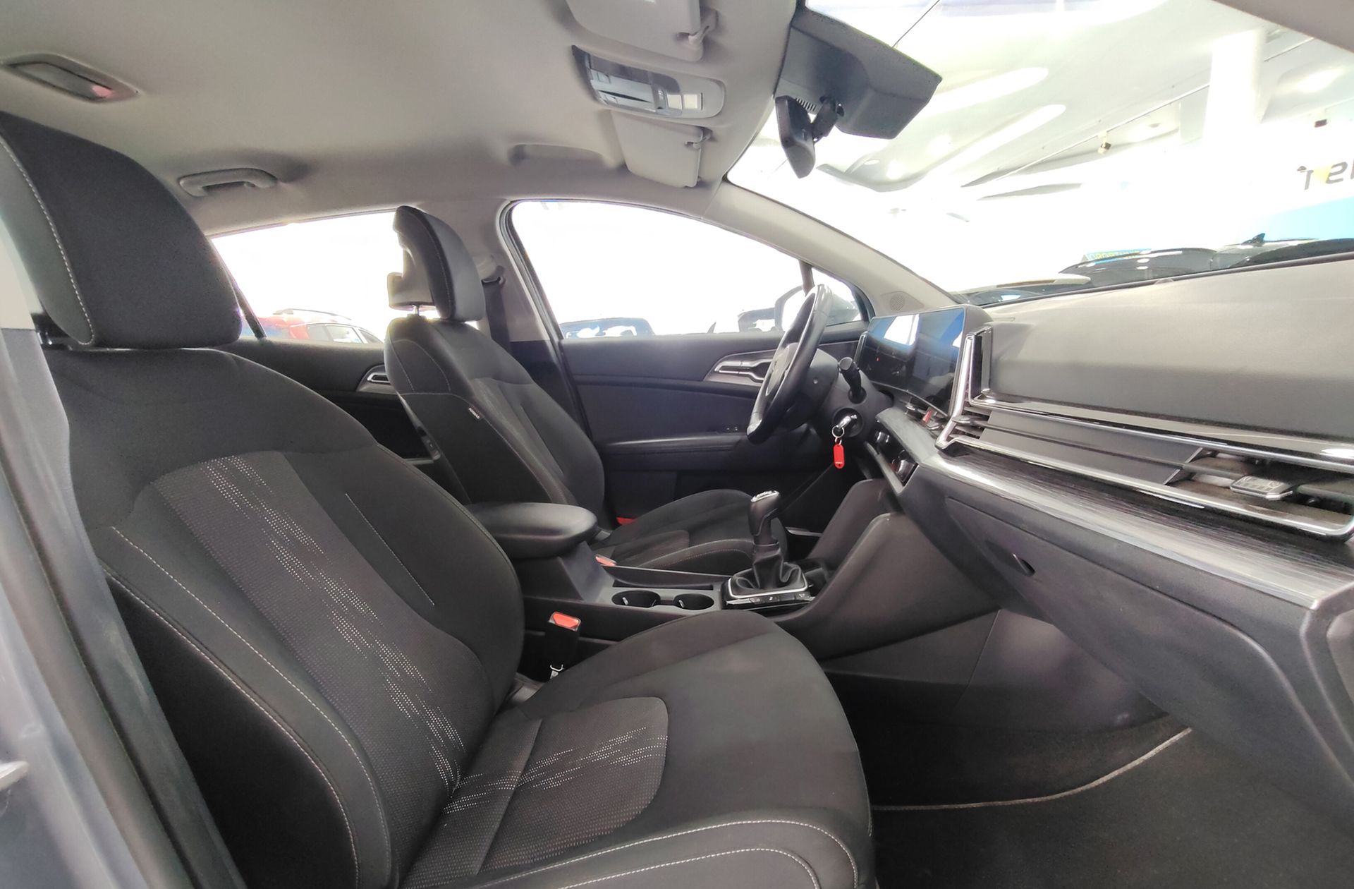 Kia Sportage 1.6 T-GDi MHEV Drive 4x2 - foto 17
