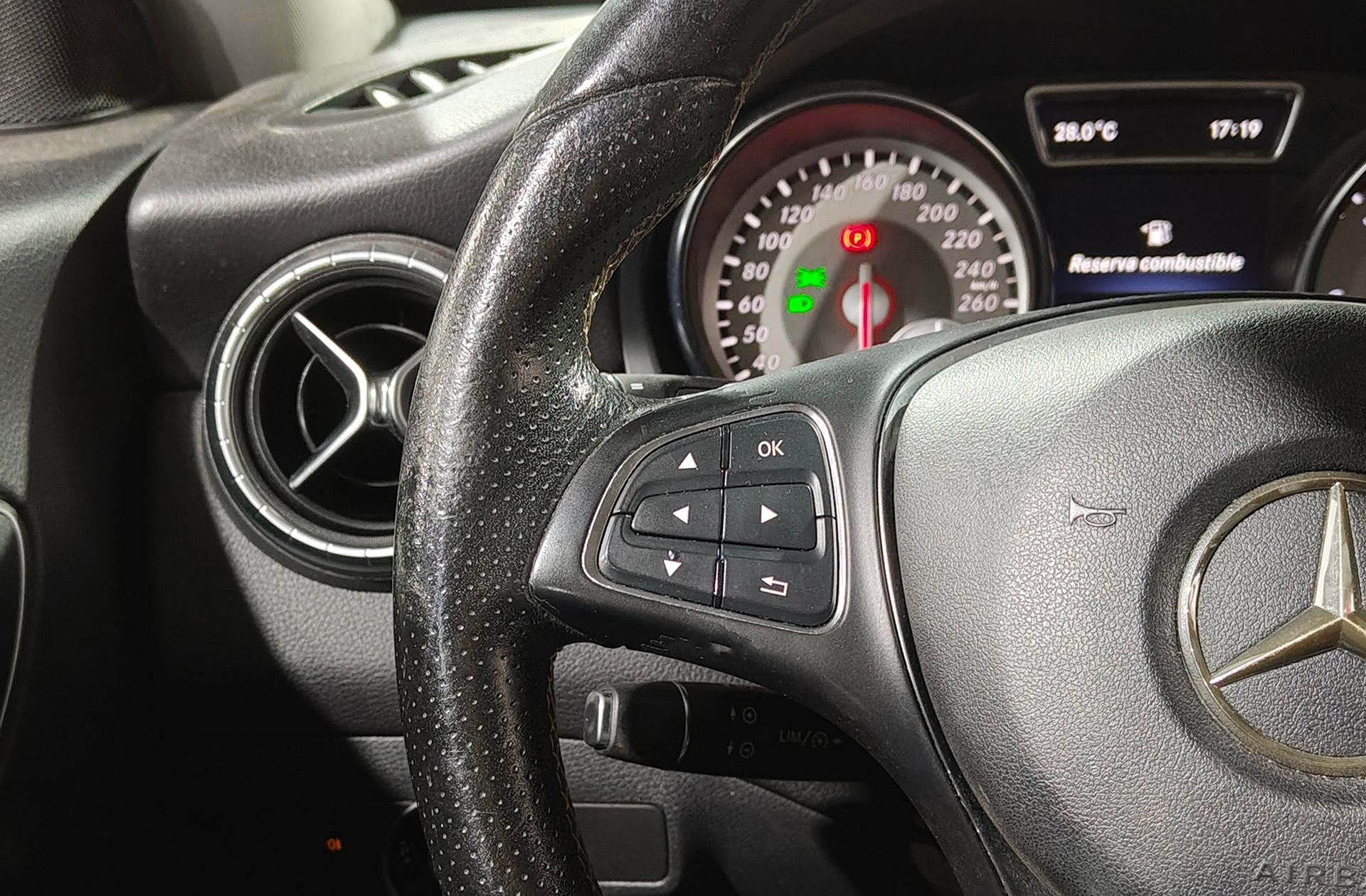 Mercedes-Benz CLA 200 d - foto 25