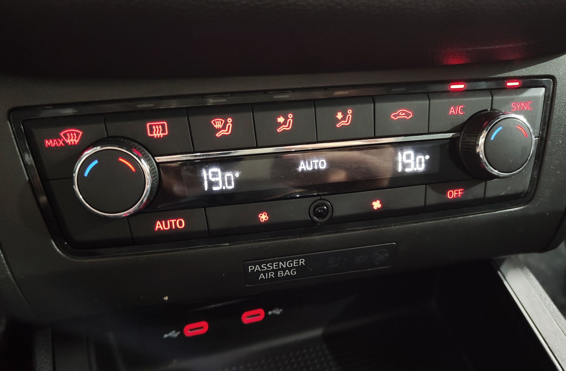 SEAT Ibiza 1.0 TSI Xcellence Go2 DSG - foto 29