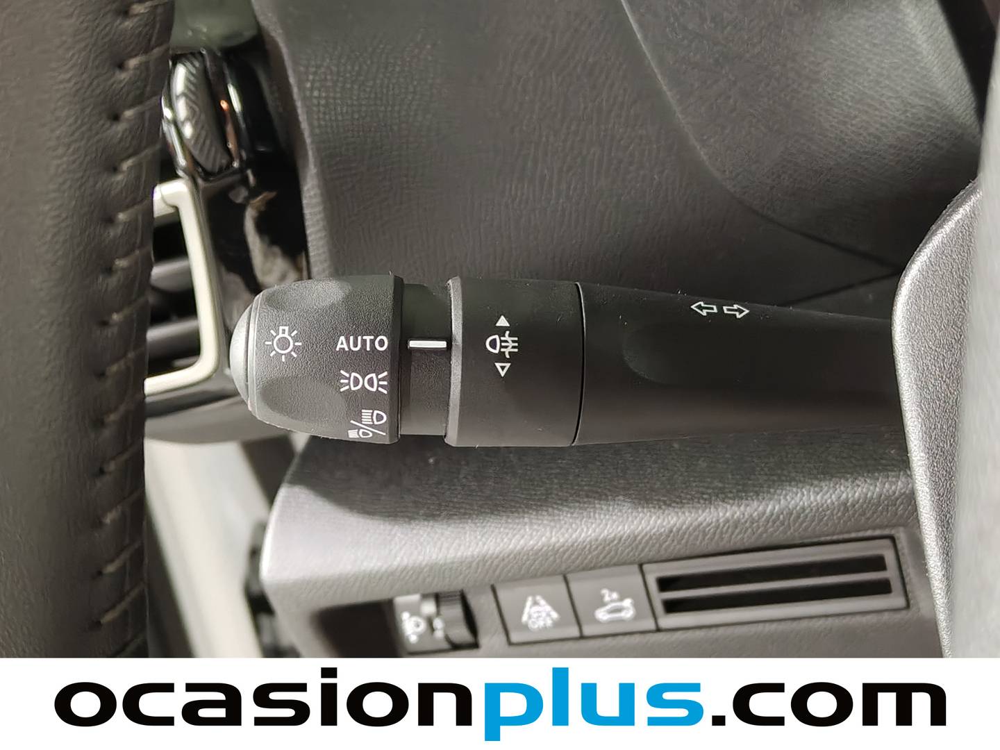 Foto Citroën C4 X Citroen C4 X PureTech 100 S&S 6v You (102 CV)