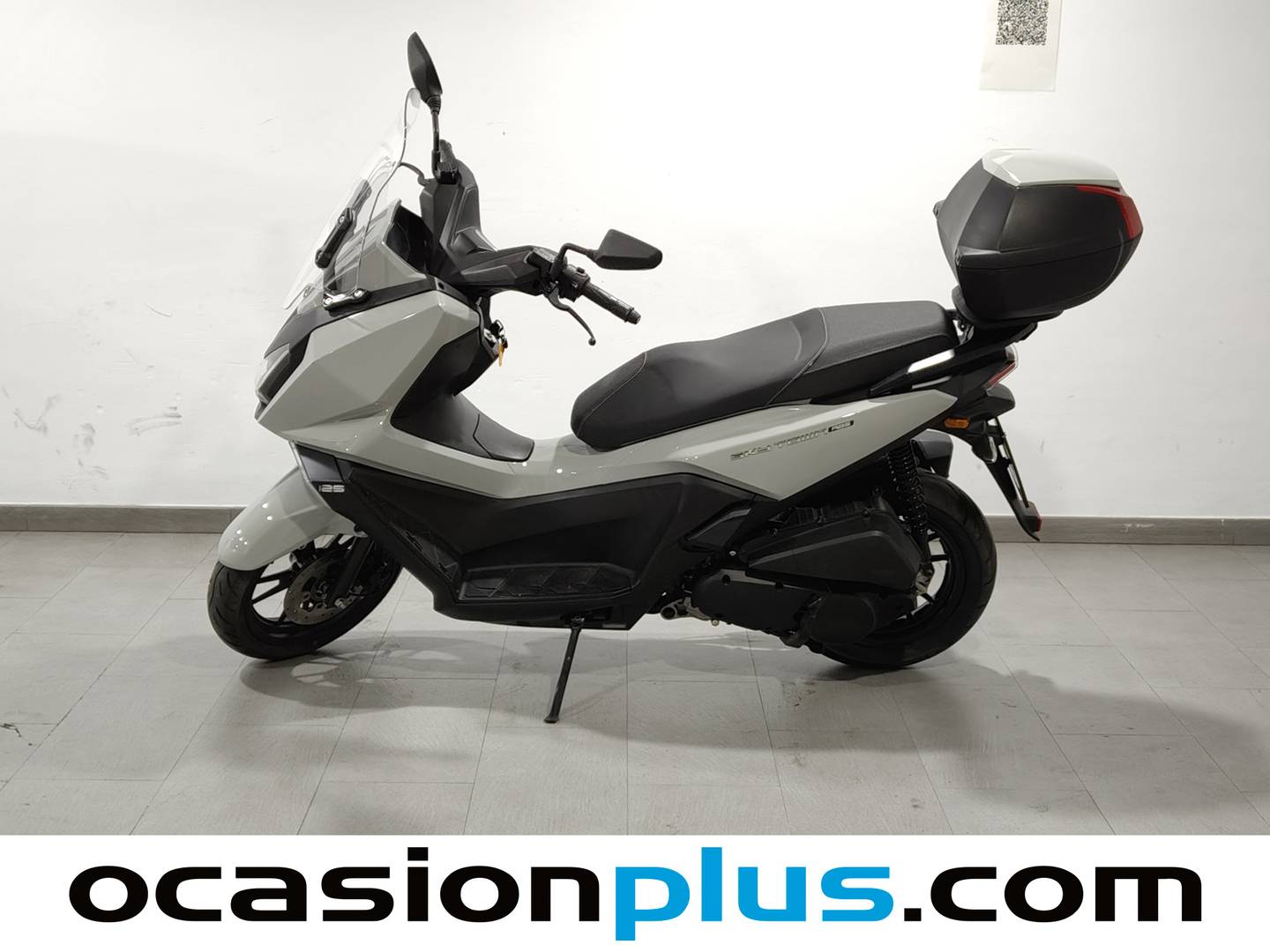 Foto Kymco Sky Town 125 ABS KYMCO Sky Town 125 ABS (11 CV)
