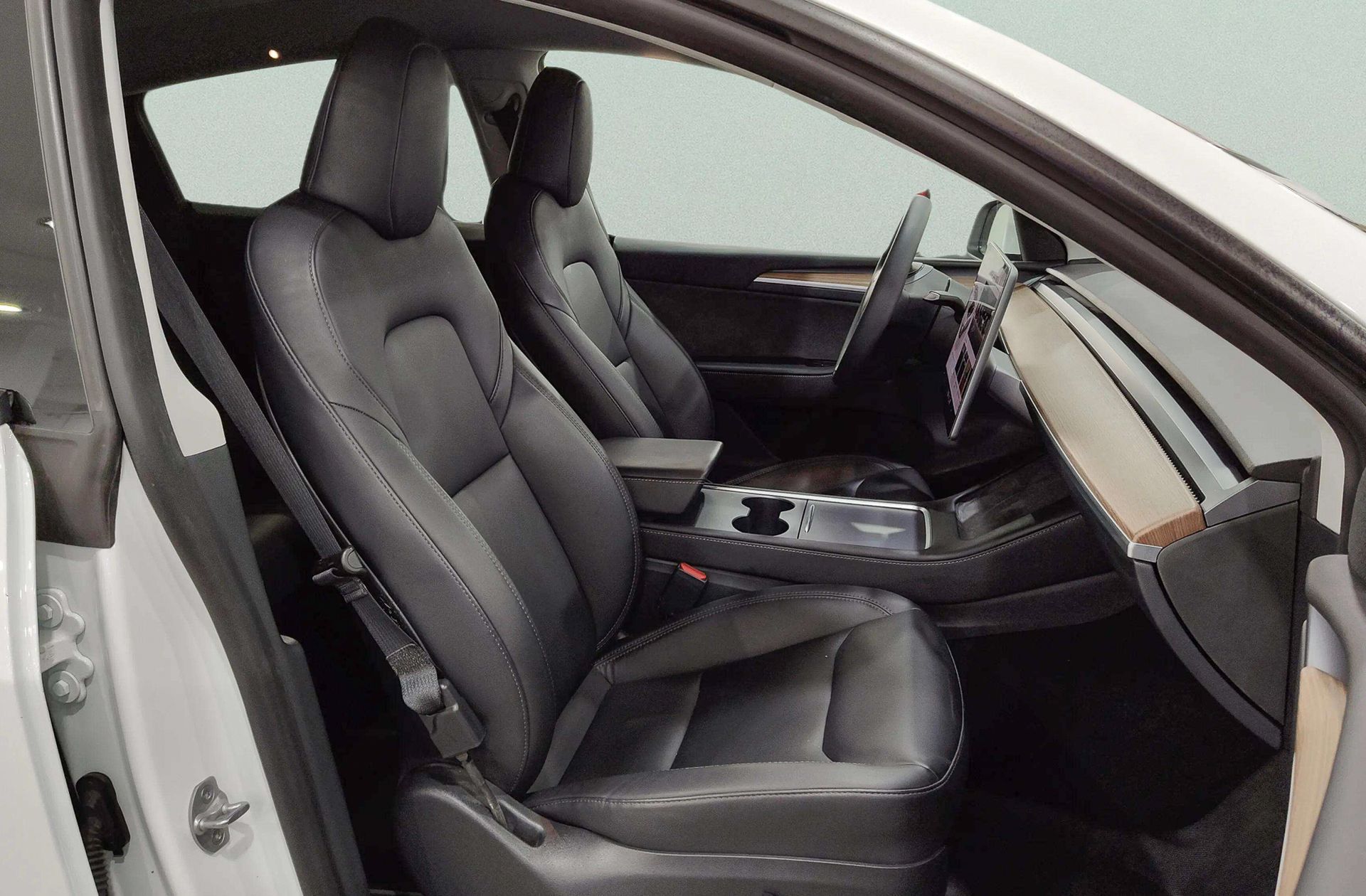 Tesla Model Y Gran Autonomía 4WD - foto 24
