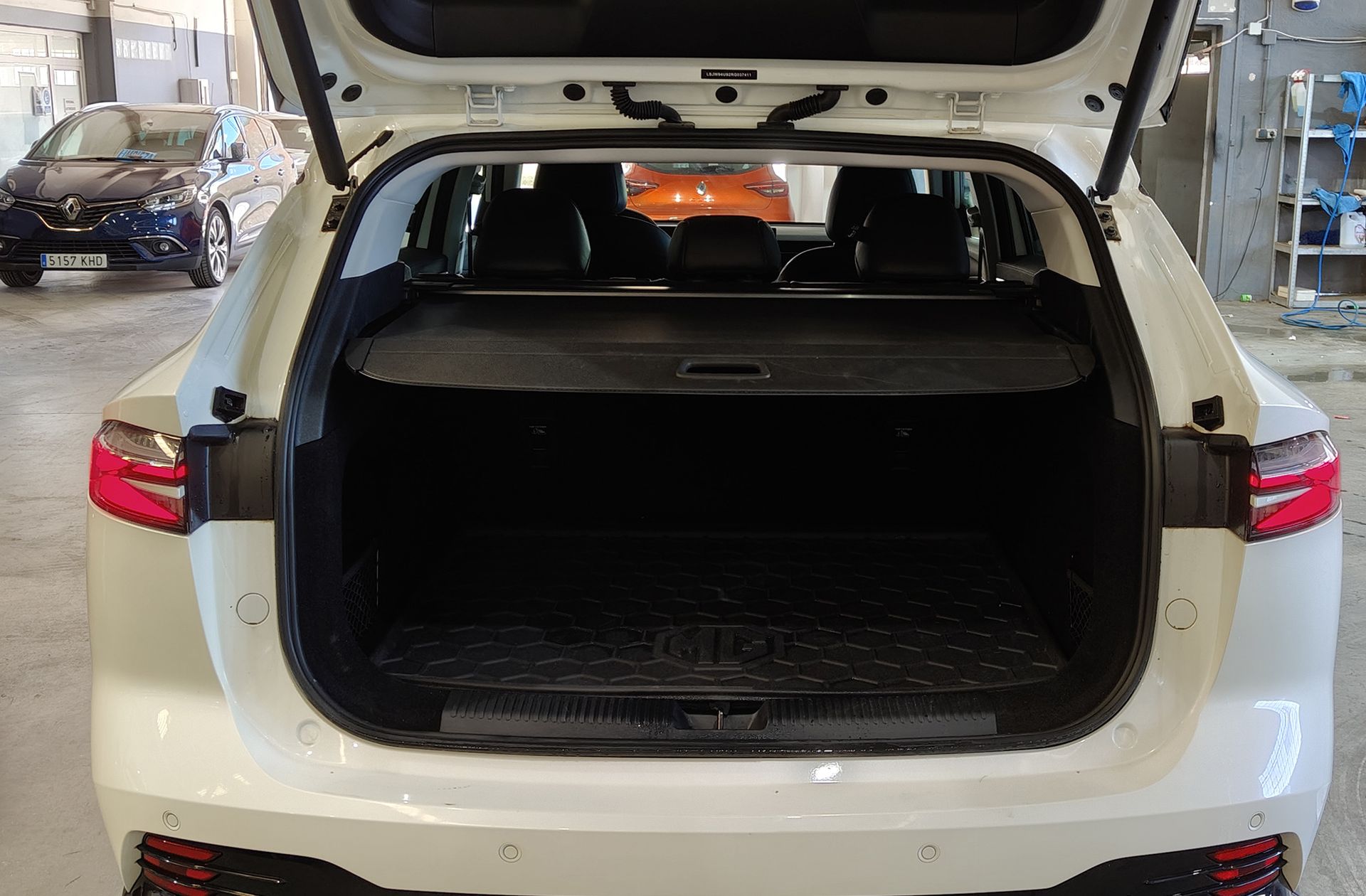 MG HS 1.5T Luxury DCT - foto 15