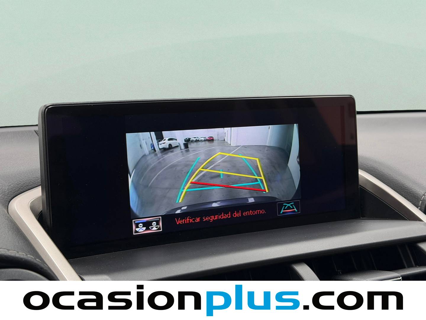 Extras del Lexus NX Lexus NX 300h Executive Navigation 4WD 145 kW (197 CV)