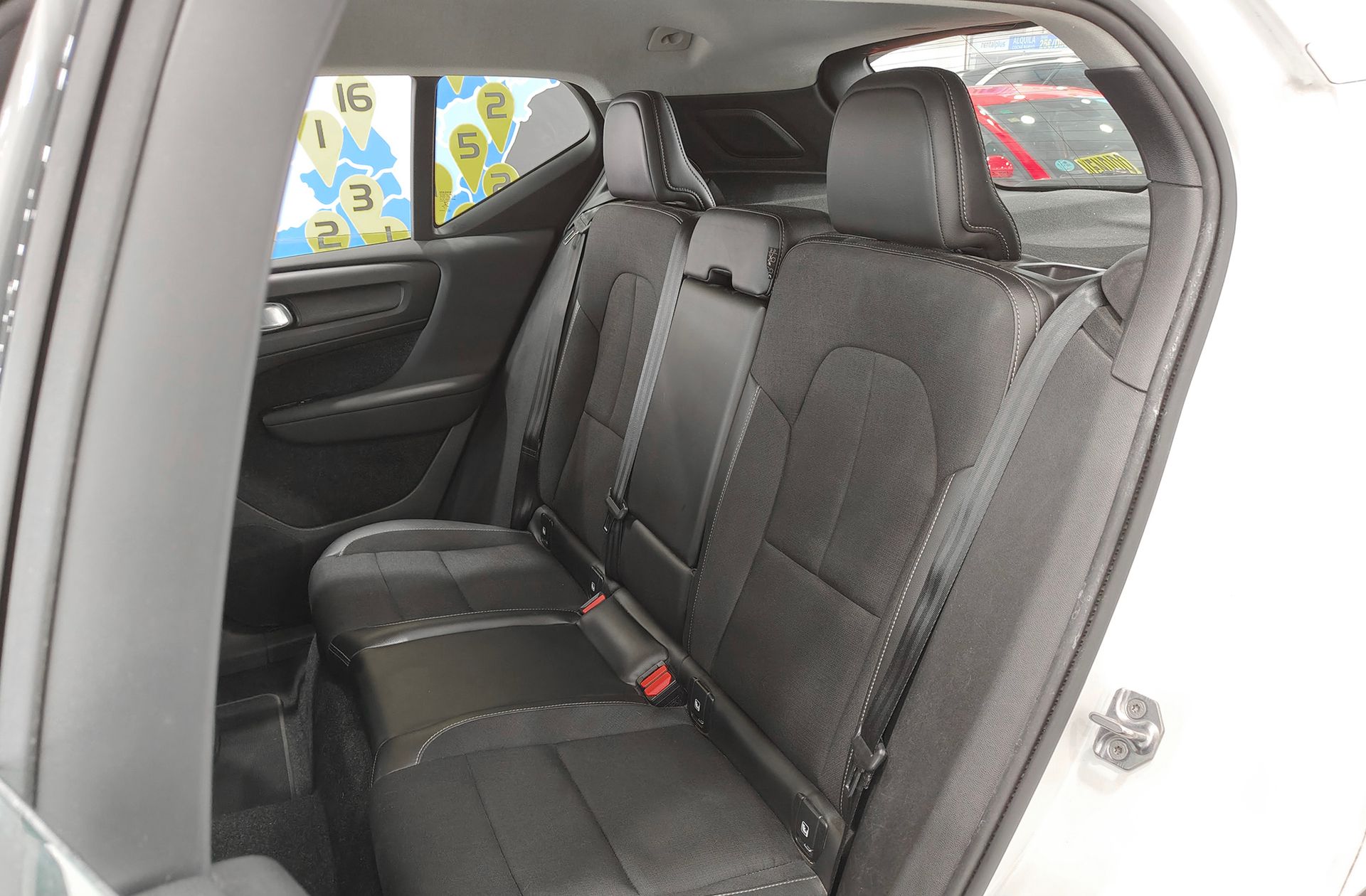 Volvo XC40 T4 Momentum - foto 12