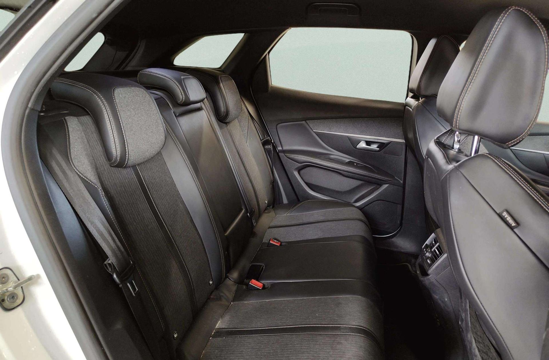 Peugeot 3008 PureTech 130 GT Line - foto 15