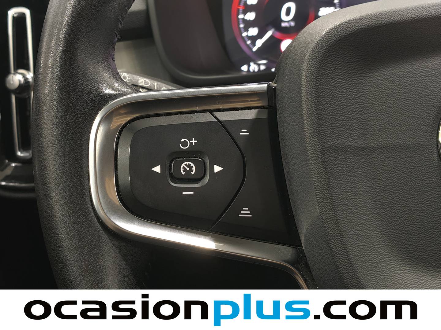 Volvo XC40 Volvo XC40 T3 Momentum Pro Auto (163 CV) al mejor precio