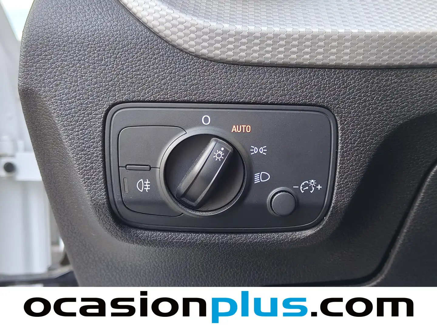 Foto Audi Q2 Audi Q2 Advanced 30 TDI  (116 CV)