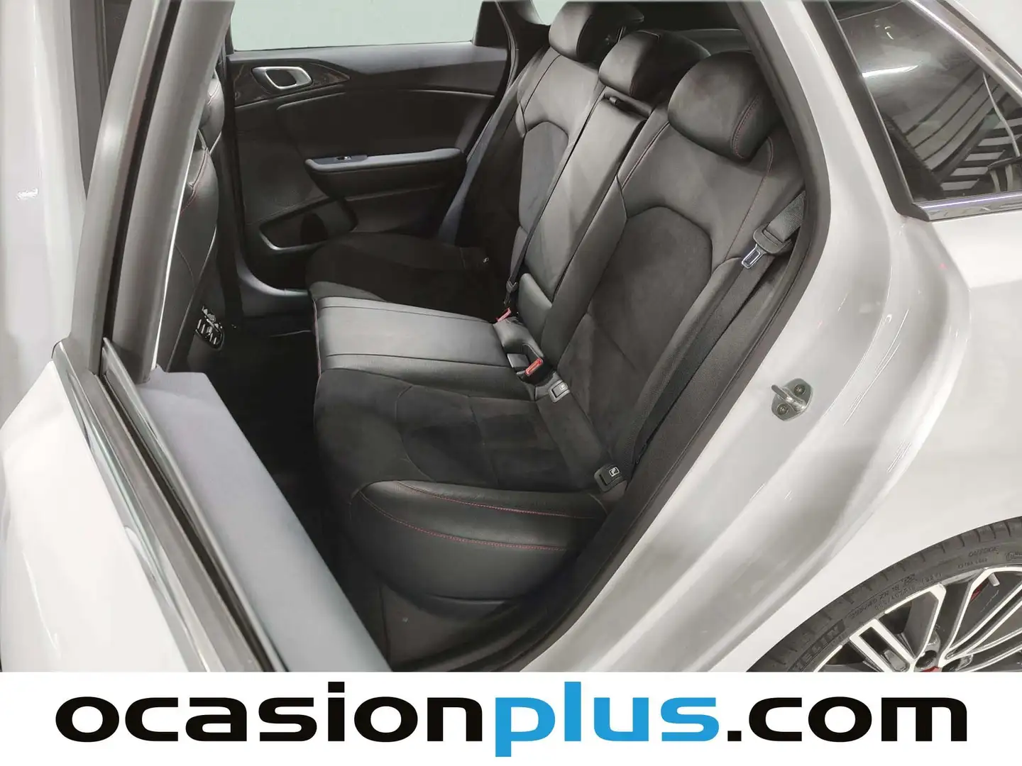 Foto KIA Ceed Kia Ceed 1.6 T-GDi GT (204 CV)