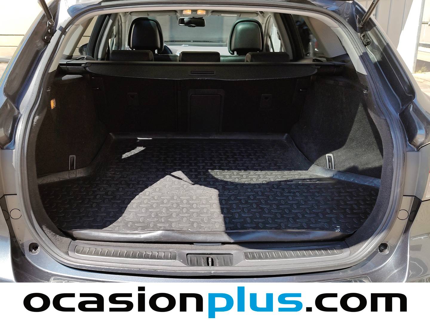 Fotos maletero Toyota Avensis Toyota Avensis 120D Cross Sport Advance (124 CV)