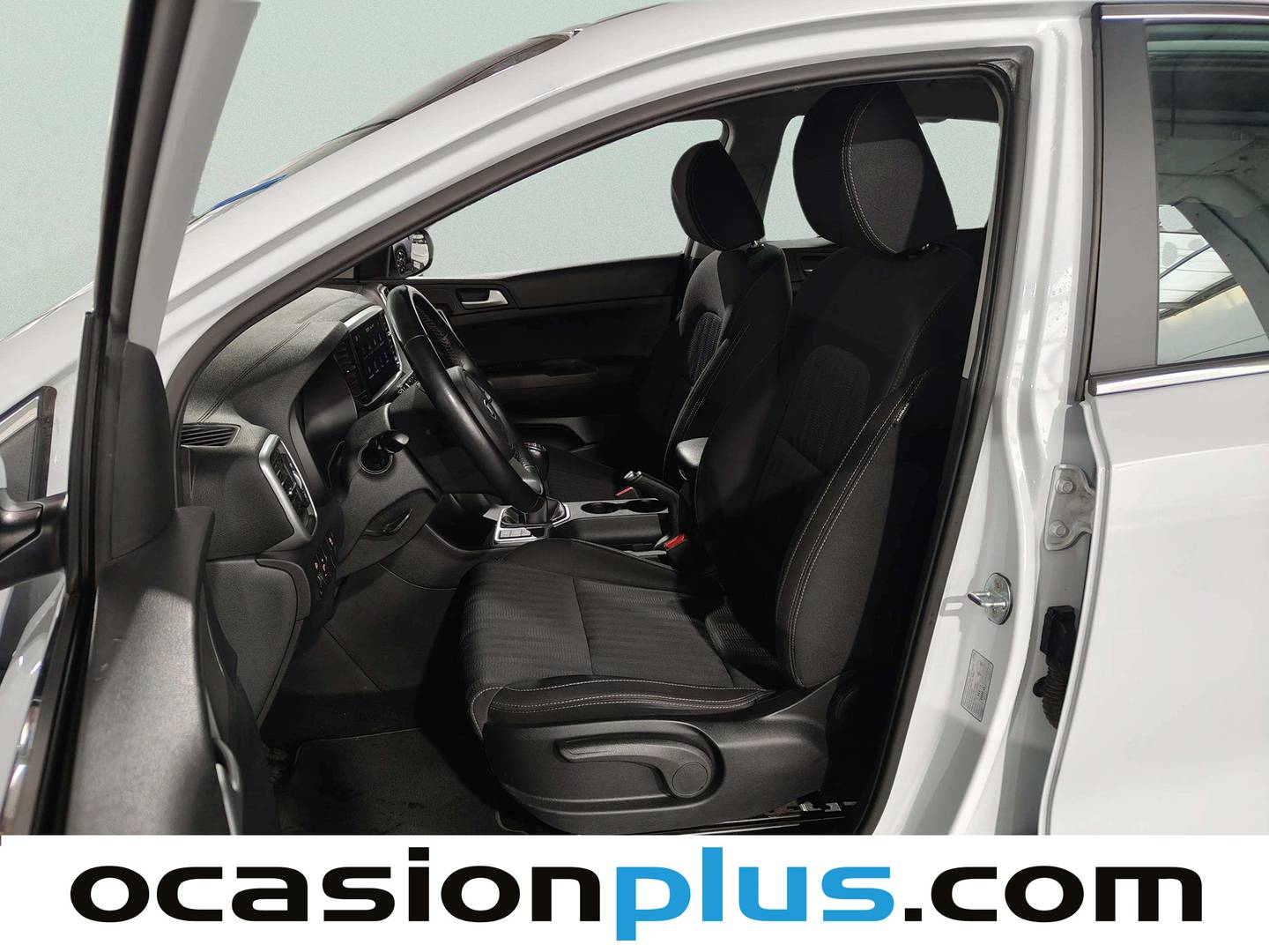 Foto asientos delanteros KIA Sportage Kia Sportage 1.6 MHEV Business 4x4 (136 CV)