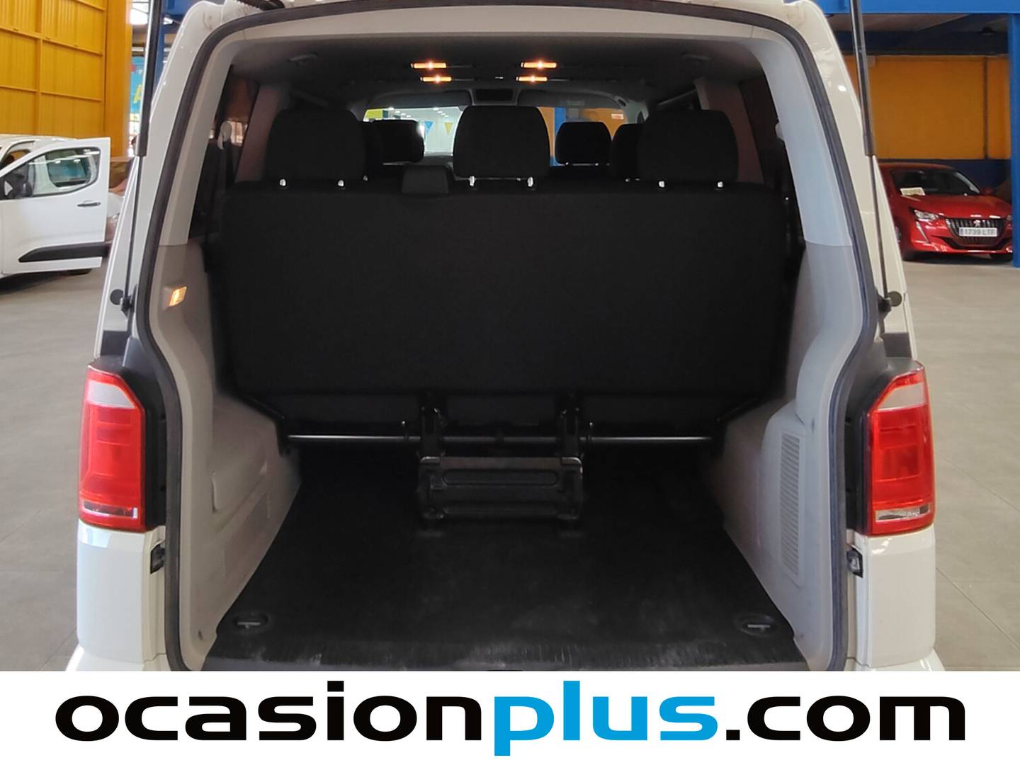 Foto asientos delanteros Volkswagen Caravelle Volkswagen Caravelle Trendline Batalla Corta 2.0 TDI BMT (150 CV)
