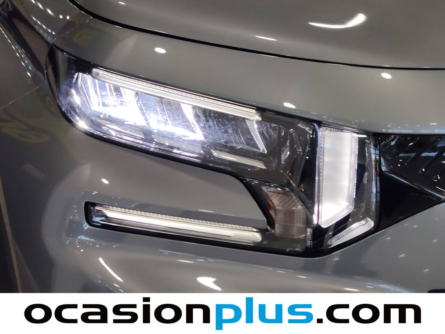Equipamiento del Citroën C3 Aircross Citroën C3 Aircross Hybrid 145 Plus e-DCS6 107 kW (145 CV)