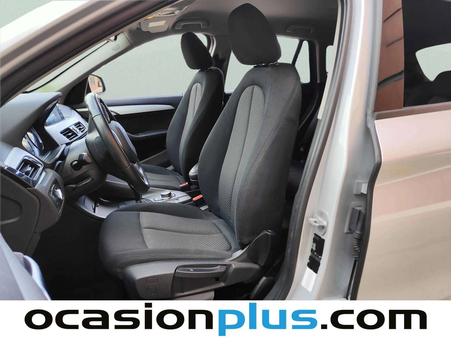 Foto asientos delanteros BMW X1 BMW X1 sDrive18i (140 CV)