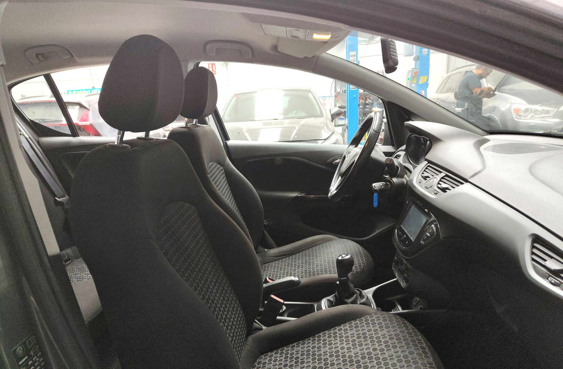 Opel Corsa 1.4 Selective - foto 13
