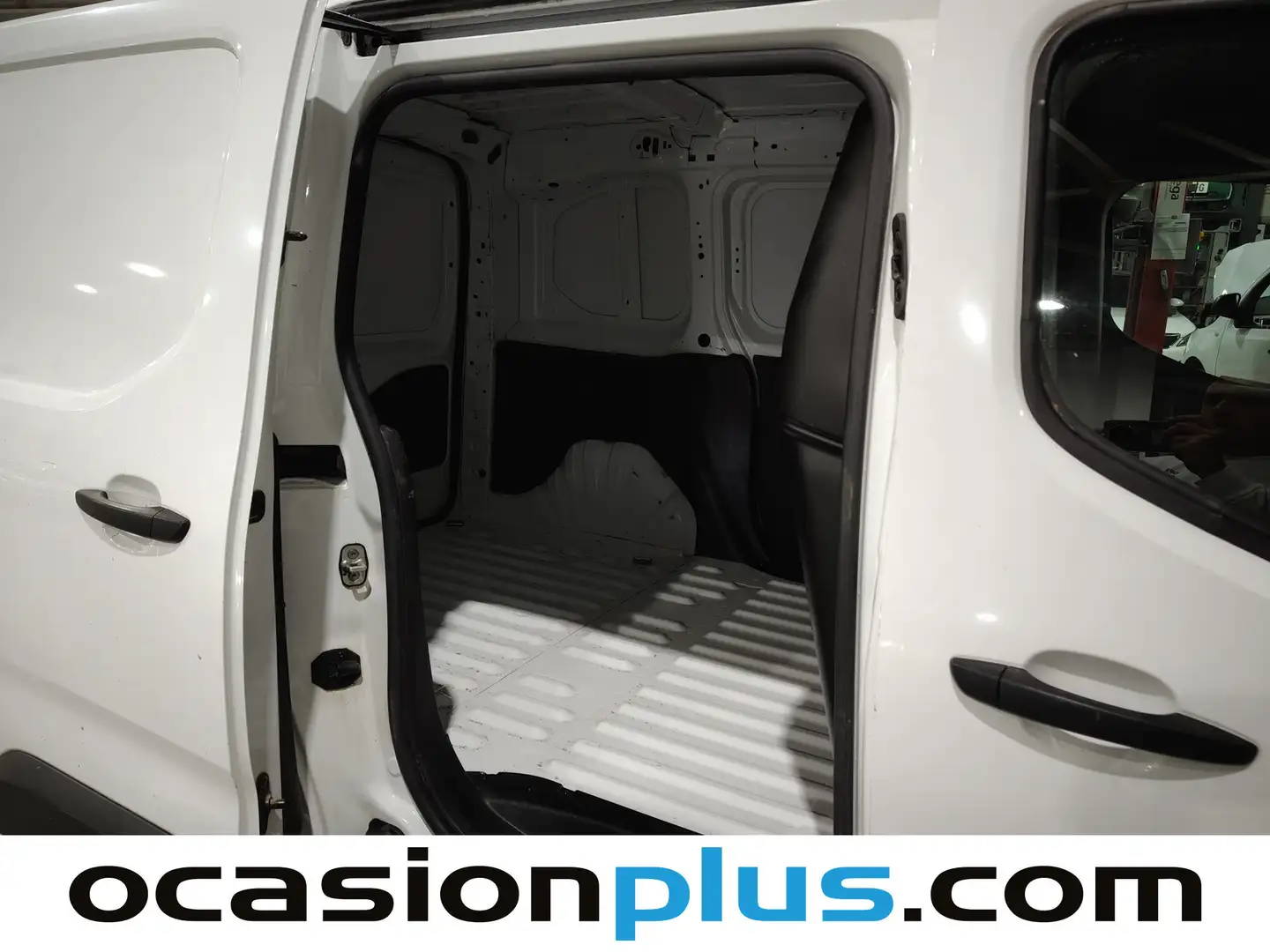 Foto Peugeot Partner Peugeot Partner BlueHDi 100 S&S Pro Standard 600kg (98 CV)