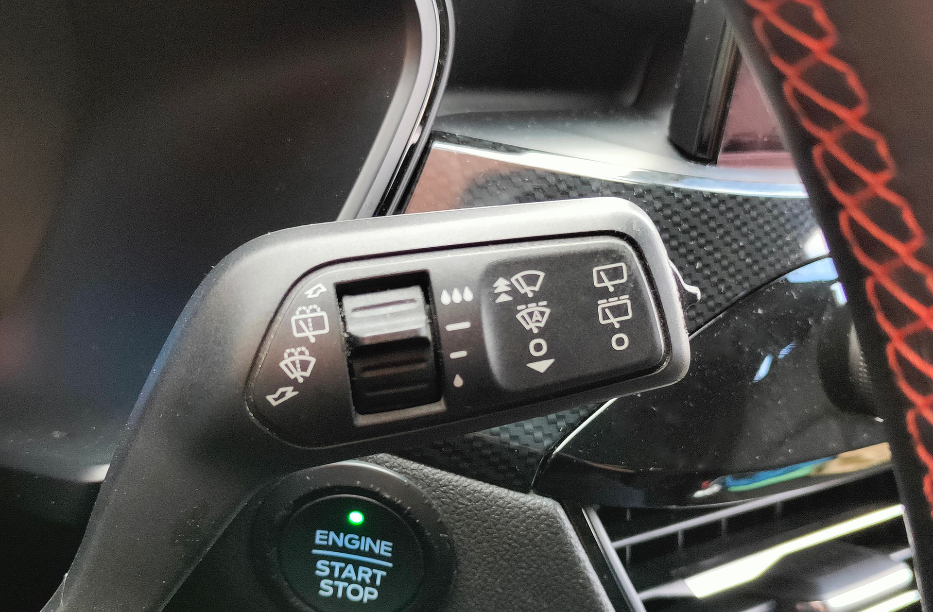 Ford Kuga 1.5 EcoBlue ST-Line - foto 32