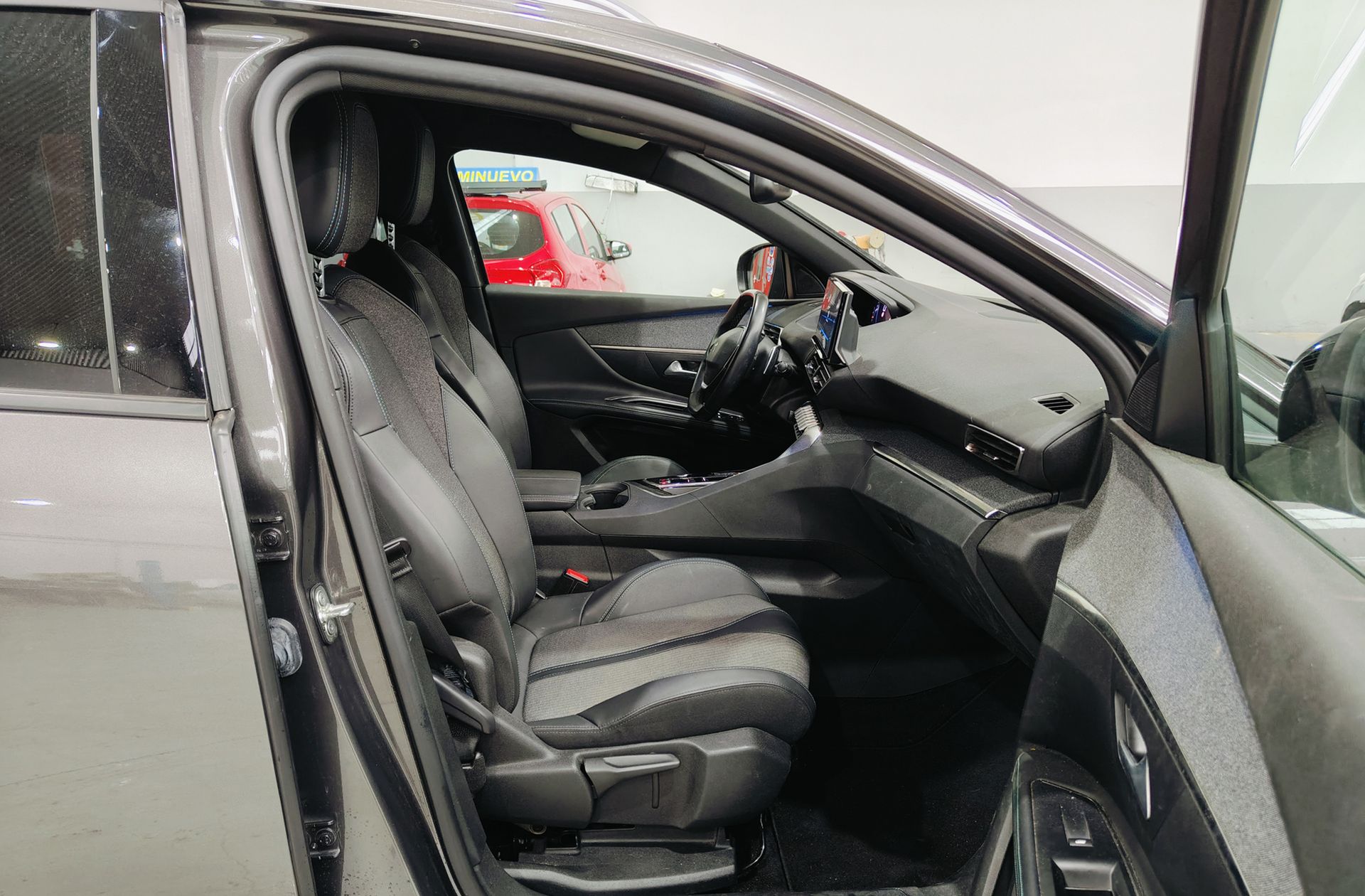 Peugeot 5008 PureTech 130 Allure Pack EAT8 7 plazas - foto 23