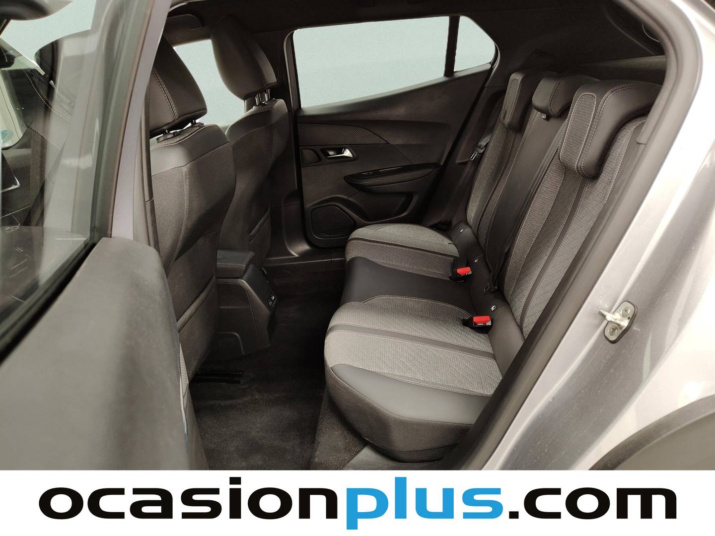 Foto asientos traseros Peugeot 2008 Peugeot 2008 Allure Hybrid eDCS6 (145 CV)