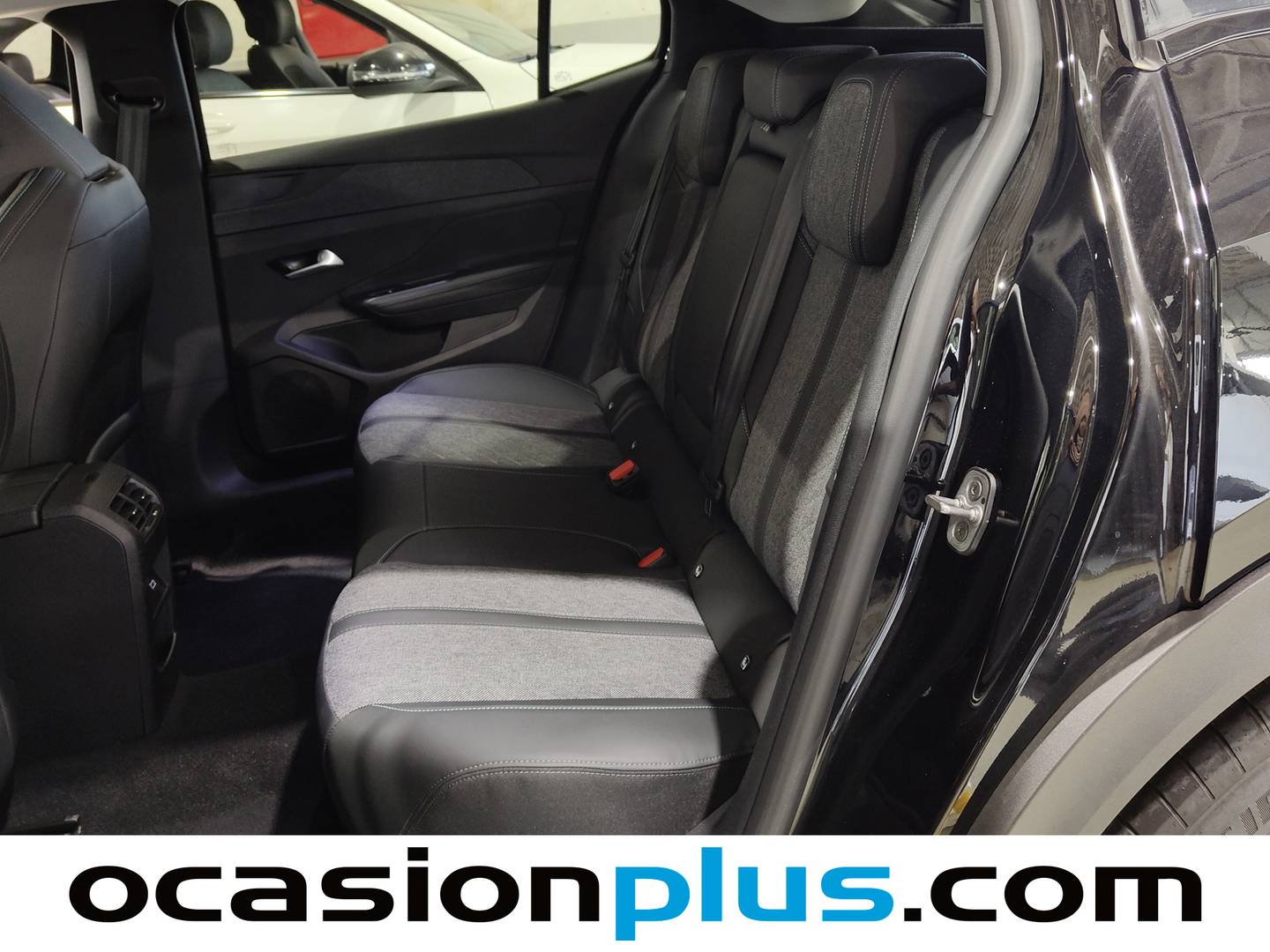 Foto Peugeot 408 Peugeot 408 Allure PHEV 180 e-EAT8 (181 CV)