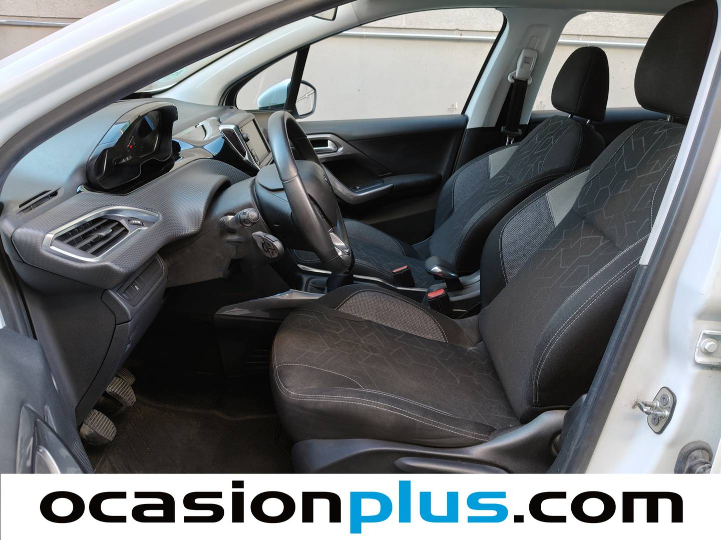 Foto asientos delanteros Peugeot 2008 Peugeot 2008 PureTech 82 Active (82 CV)