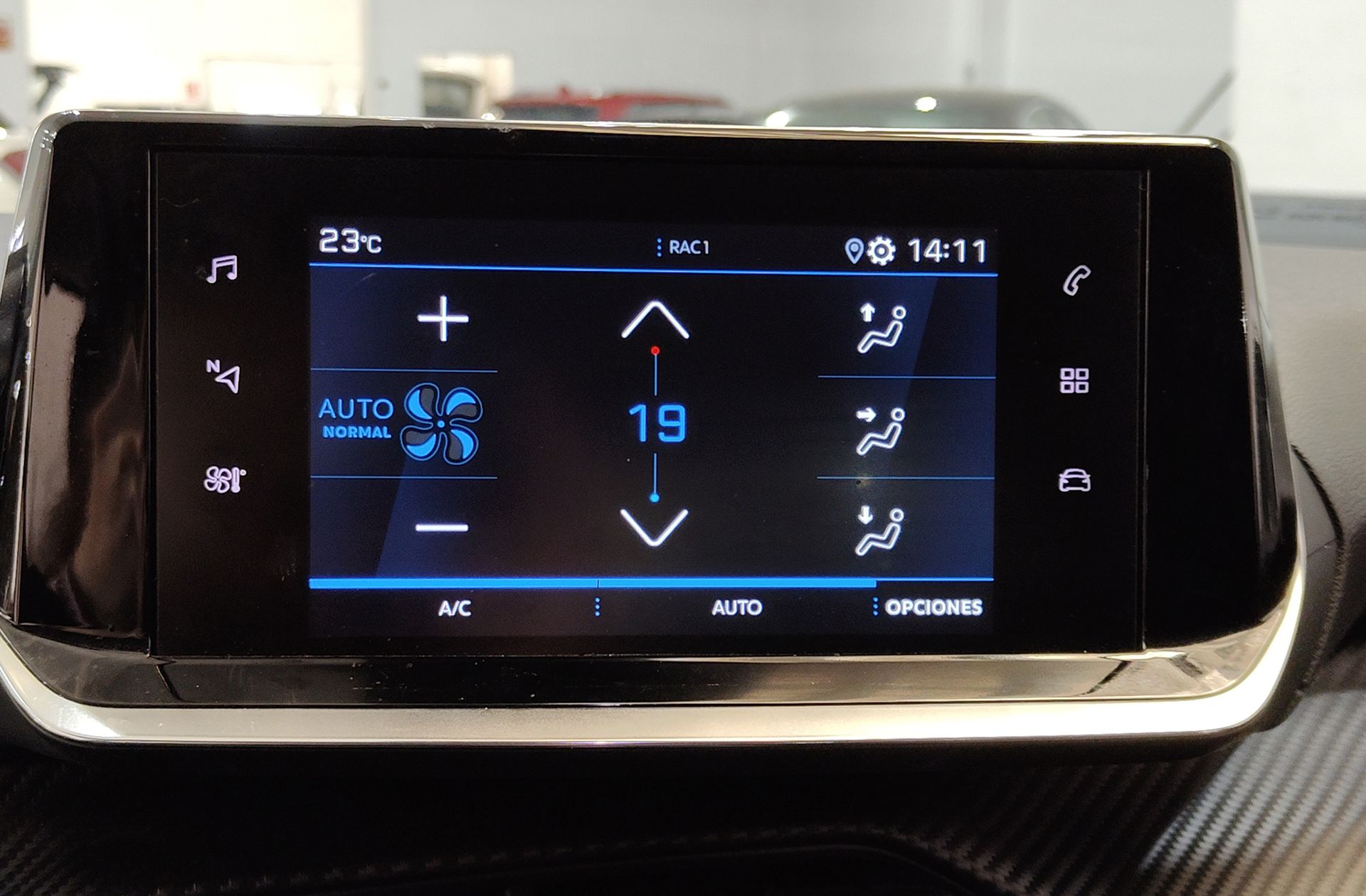 Peugeot 2008 PureTech 100 Allure - foto 30