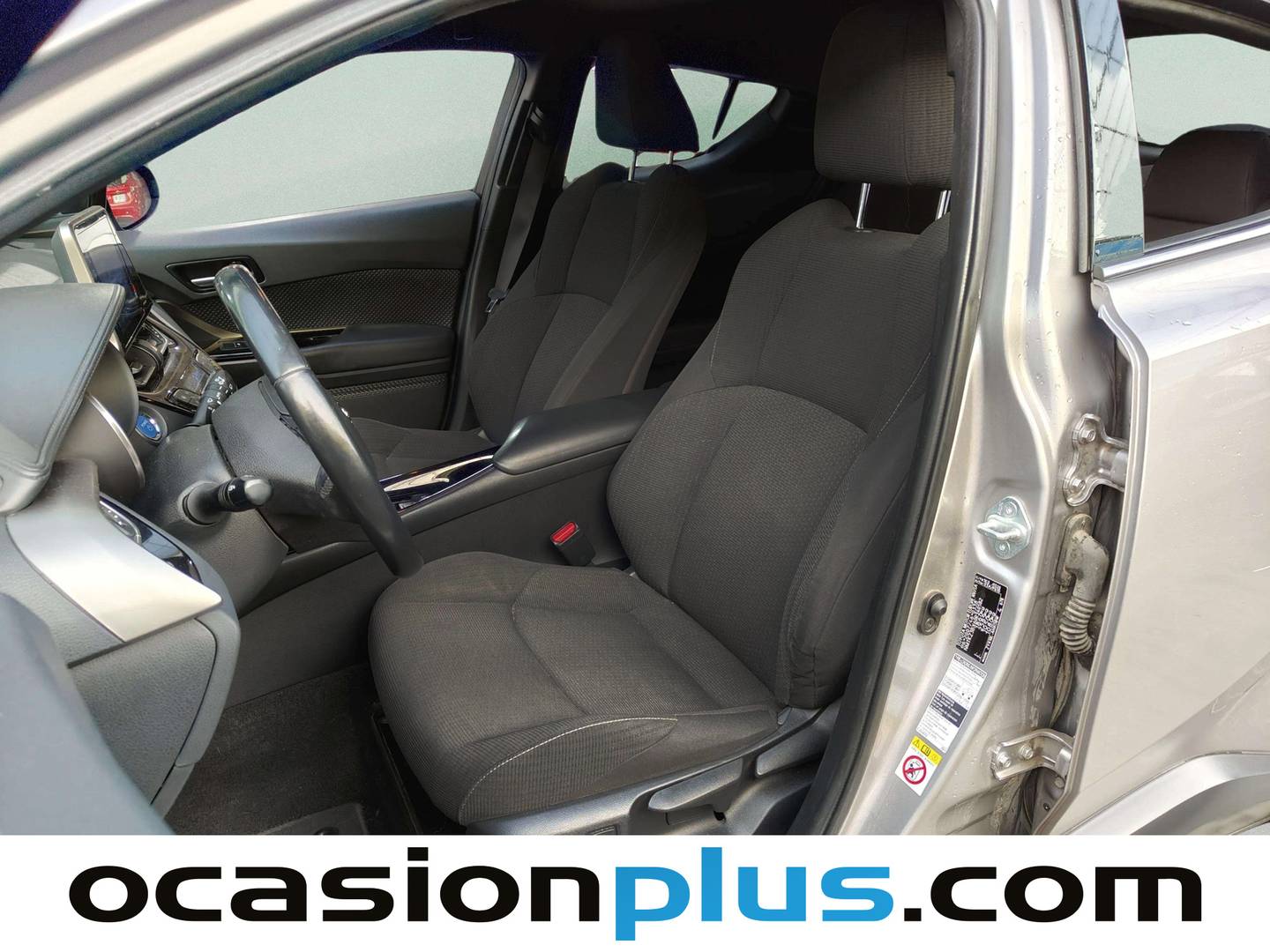 Foto Toyota C-HR Toyota C-HR 1.8 125H Advance (122 CV)