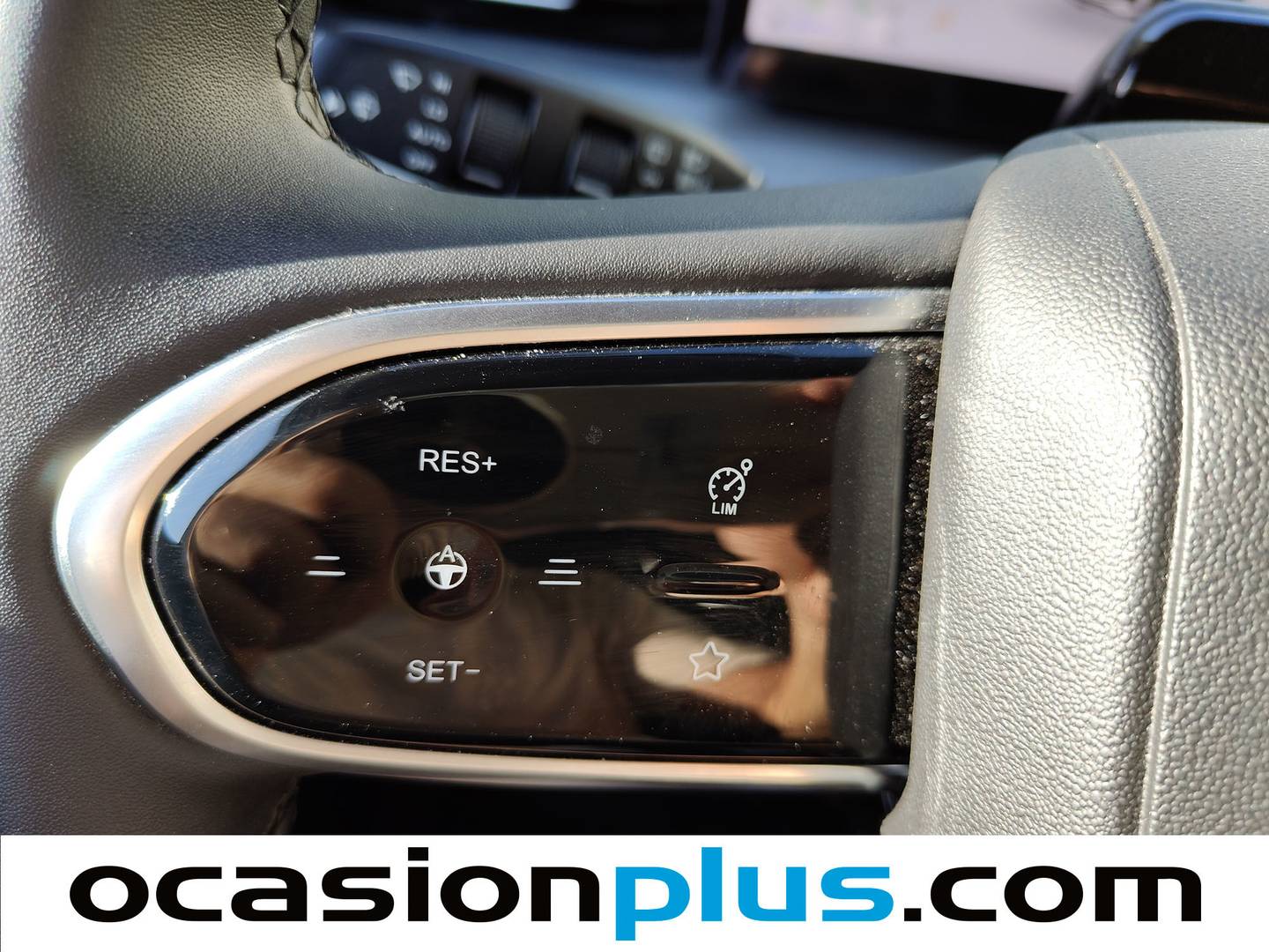 Accesorios del EBRO S800 EBRO S800 1.6 TGDI Premium DCT (147 CV) 7 Plazas