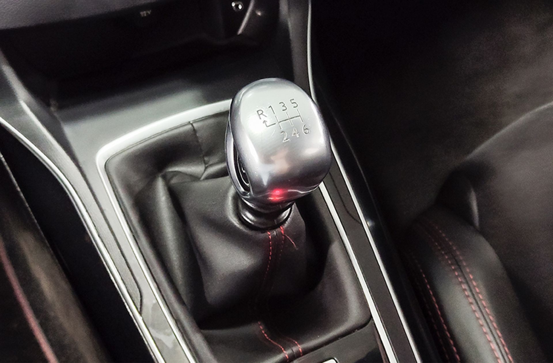 Peugeot 308 1.2 PureTech GT Line - foto 6