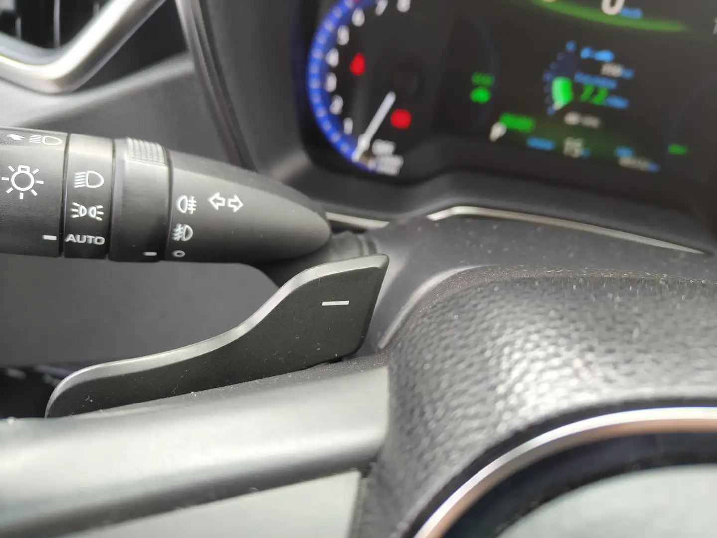 Foto Toyota Corolla Toyota Corolla 180H Advance E-CVT (180 CV)