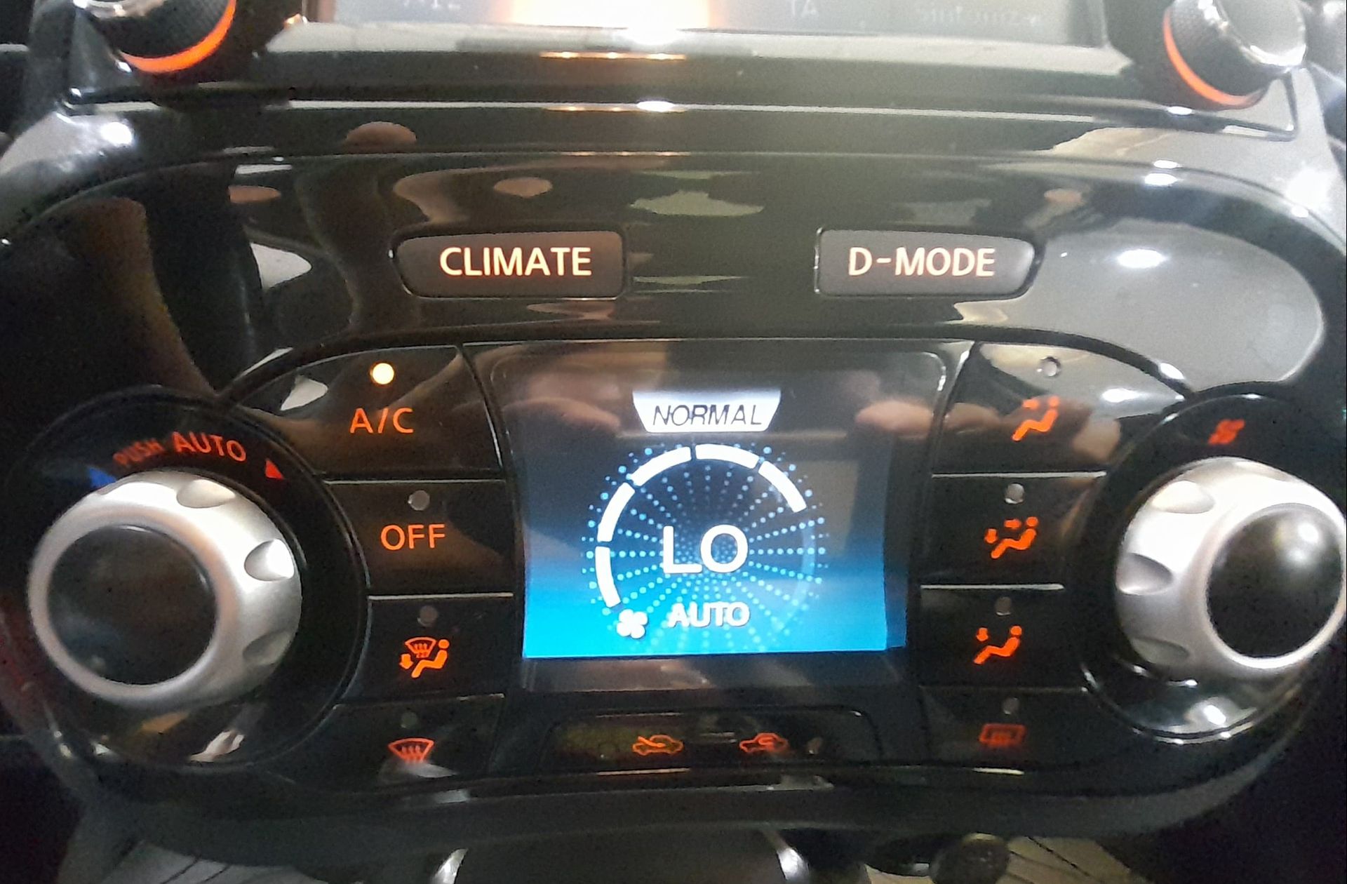 Nissan Juke dCi 110 N-Connecta - foto 28