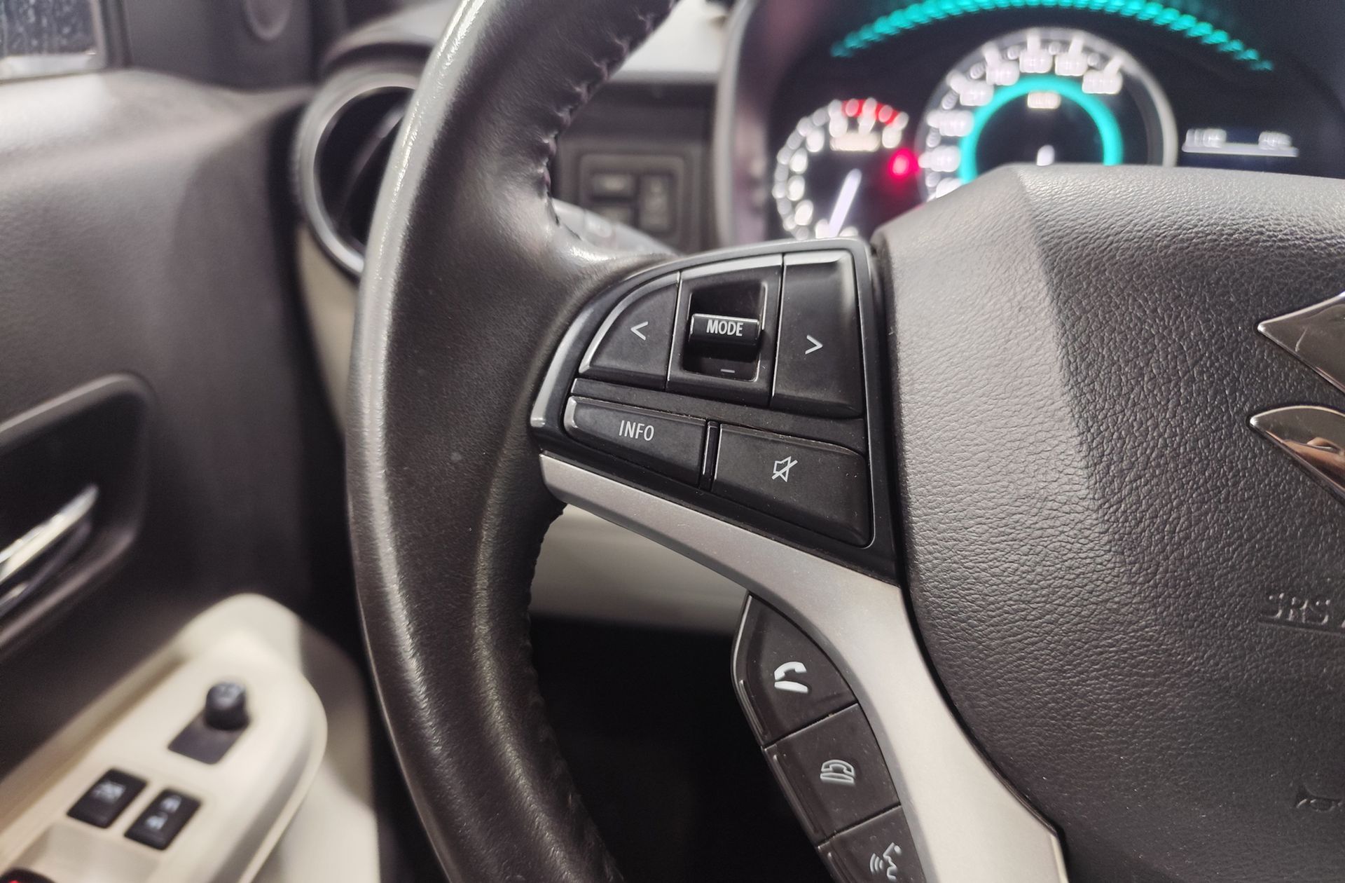 Suzuki Ignis 1.2 GLX Shvs - foto 24