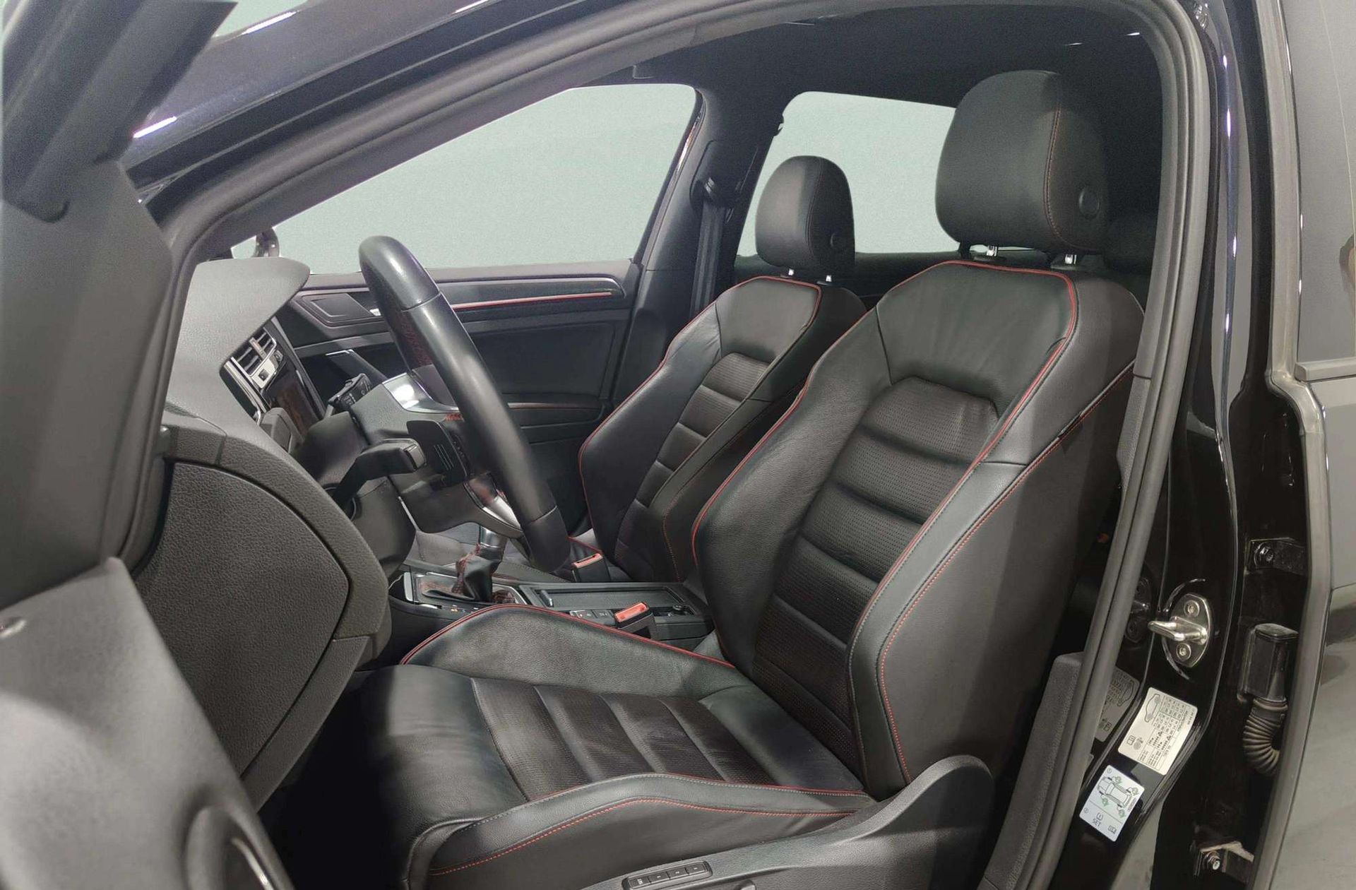 Volkswagen Golf GTI Performance 2.0 TSI DSG - foto 18