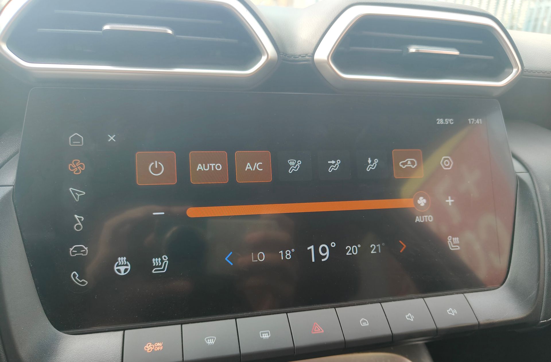 MG ZS 1.5 Hybrid+ Luxury - foto 33