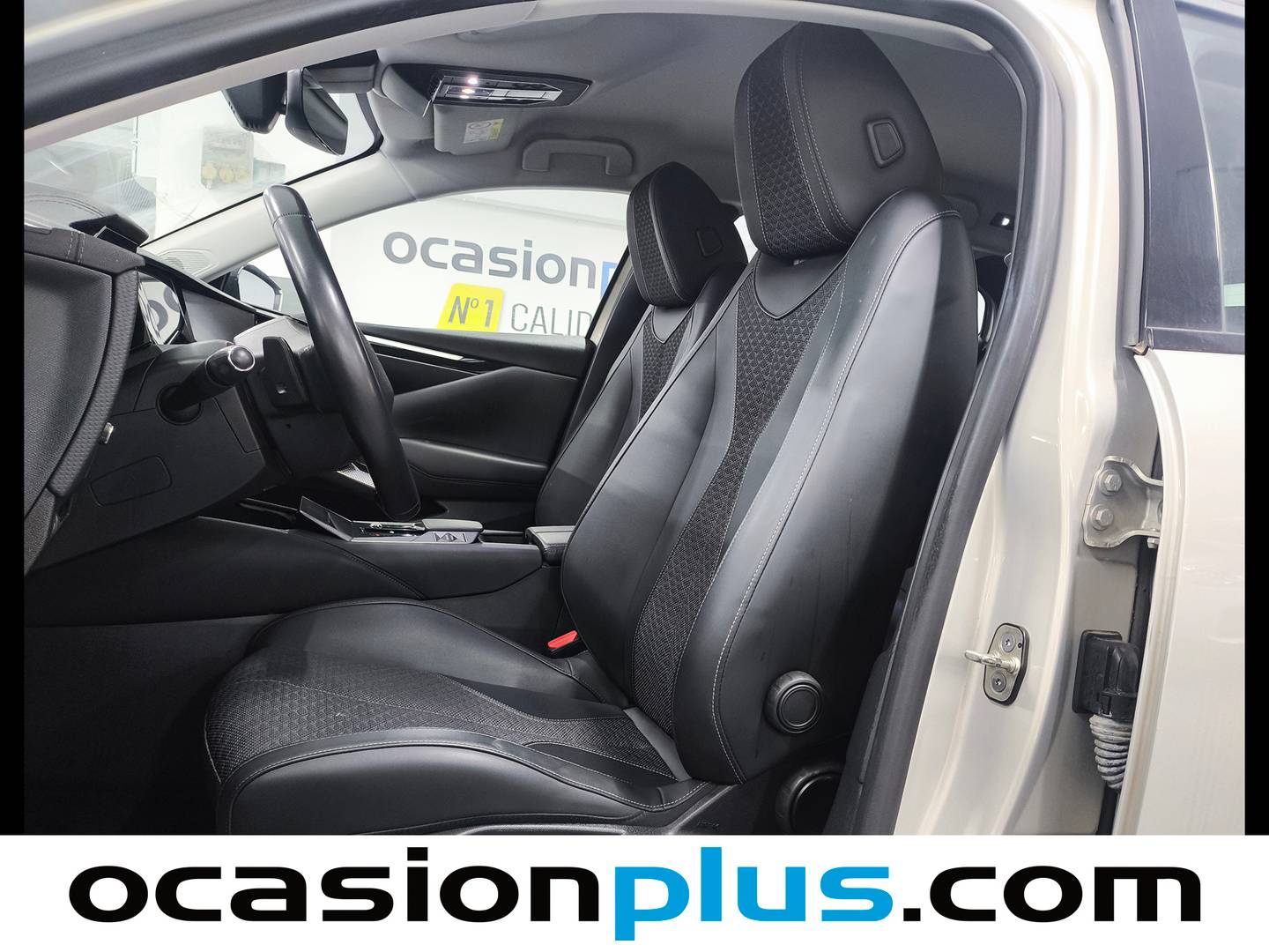 Foto DS DS 4 DS DS4 BlueHDi 130 Trocadero Auto (130 CV)