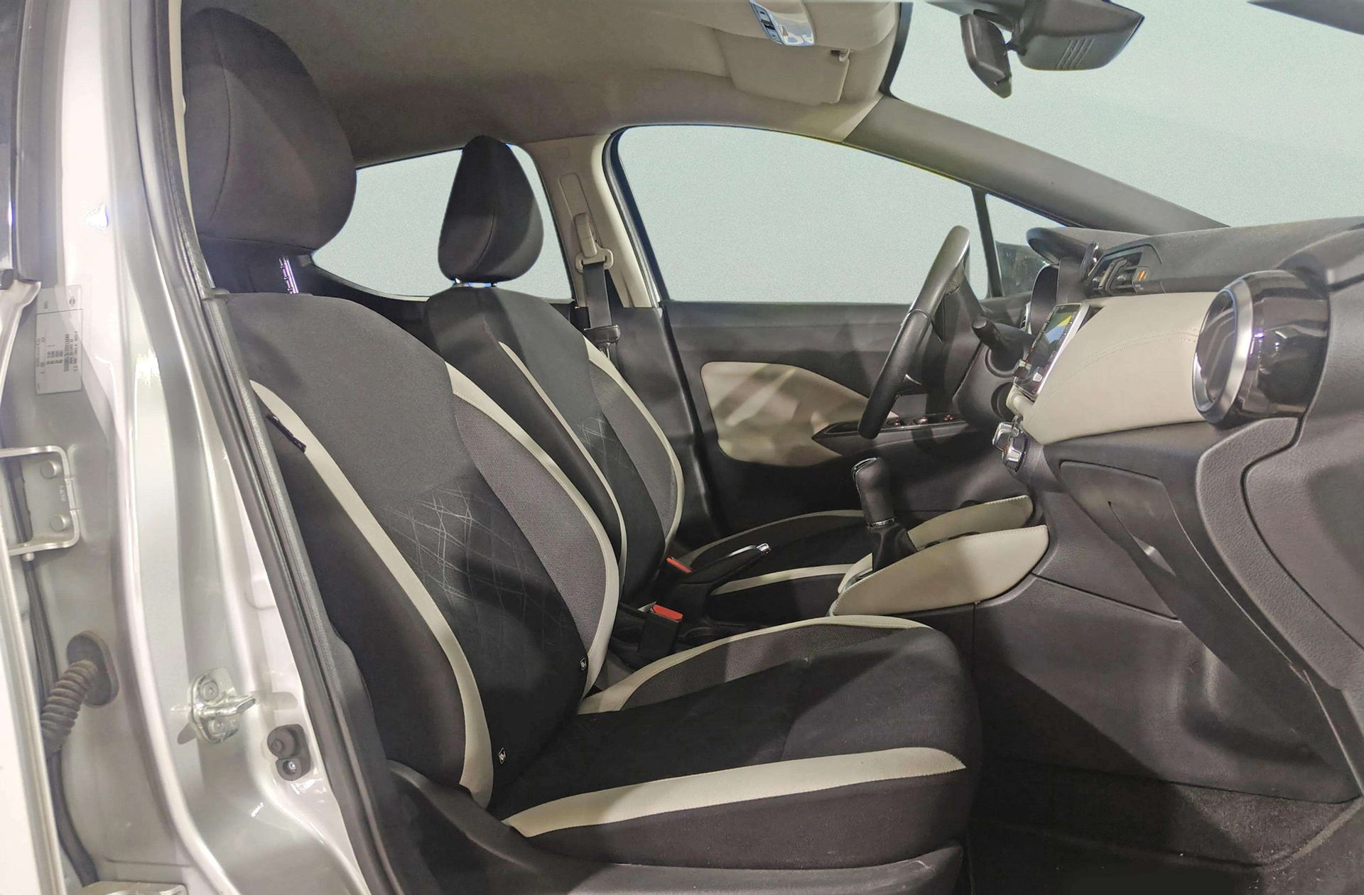 Nissan Micra IG-T N-Design Chrome - foto 16