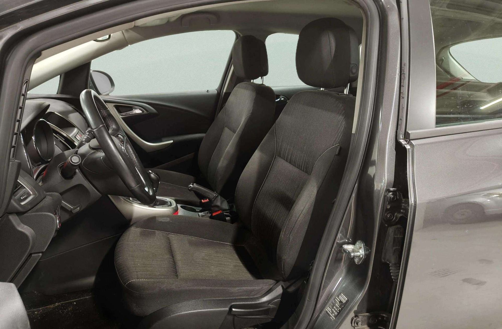 Opel Astra 1.6 Enjoy - foto 8