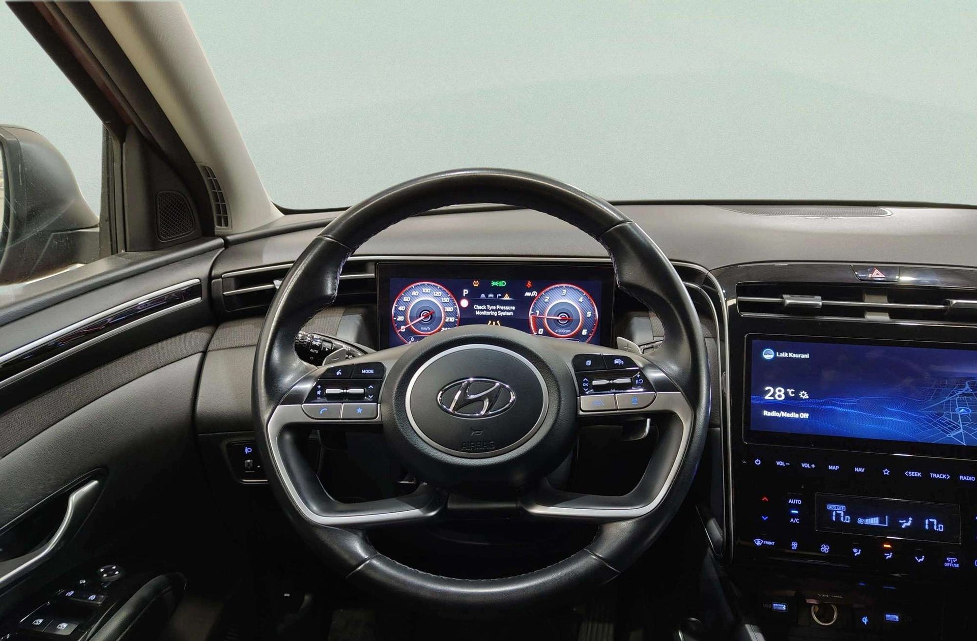 Hyundai Tucson 1.6 T-GDi 48V Tecno Sky DCT - foto 27